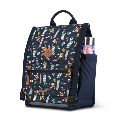 Cabaia Entdecken Sie die große Brooklyn Schultasche in Marineblau mit Klappe