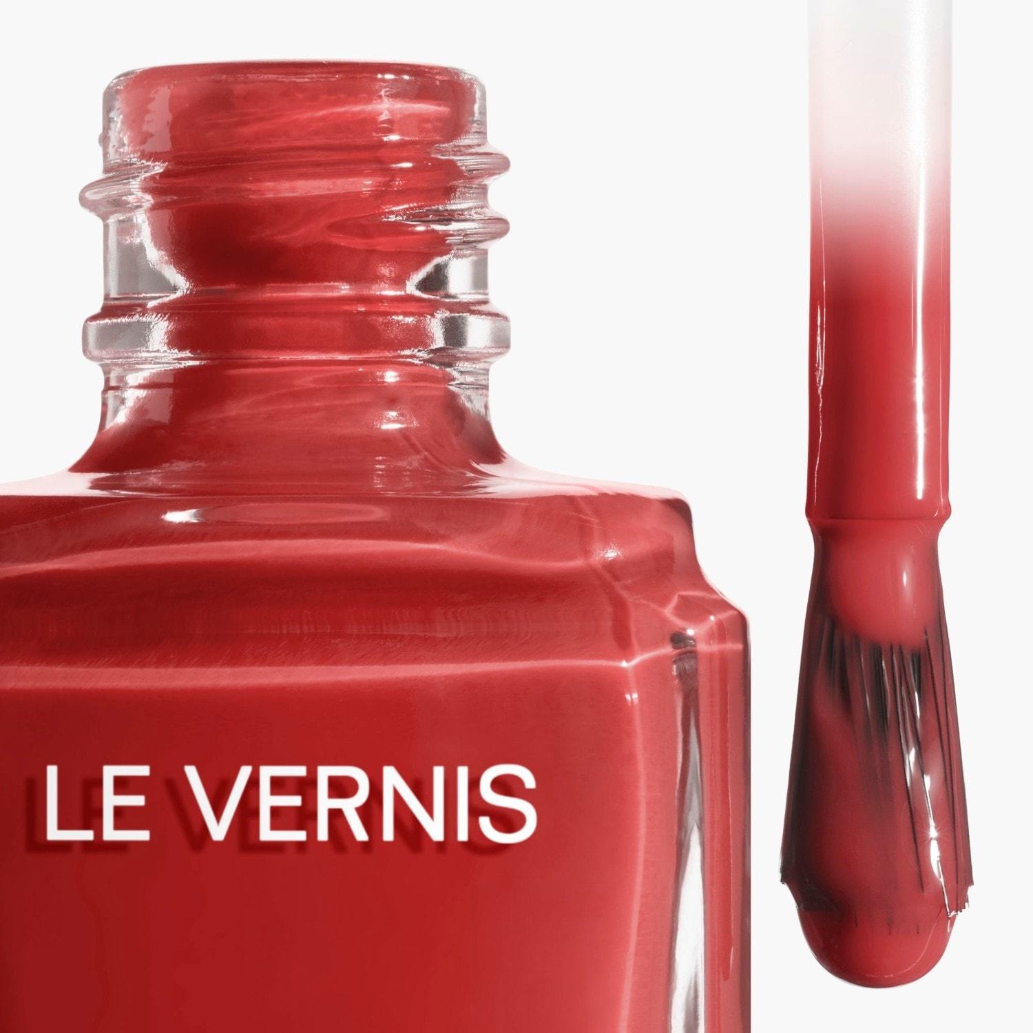 CHANEL lak za nokte LE VERNIS DUGOTRAJNA BOJA I SJAJ - 13 ml