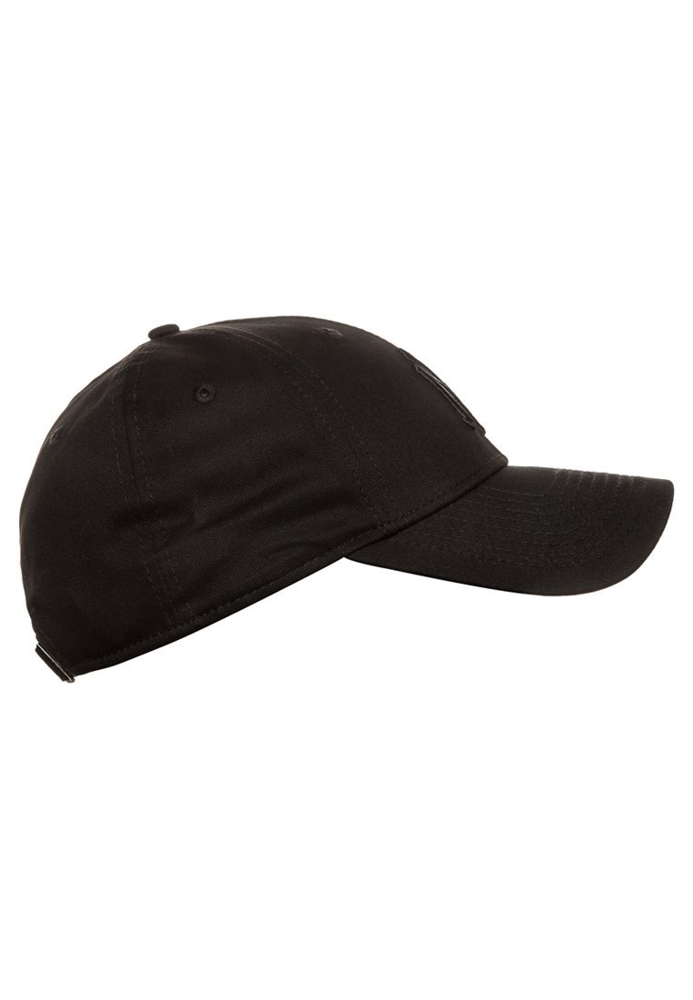 New Era petten