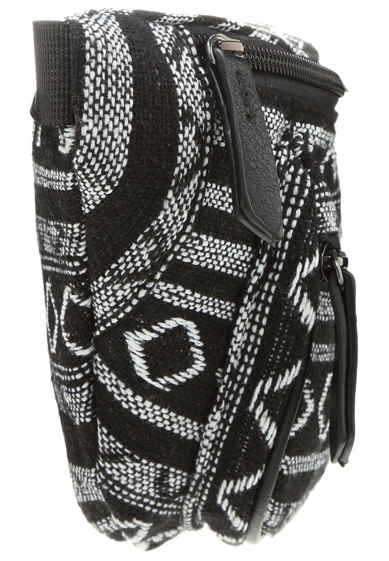 Borsetă Even&Odd - neagră