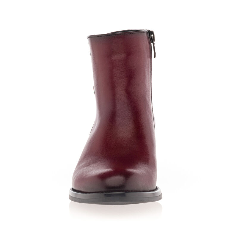 Rote Damenstiefel / Stiefeletten