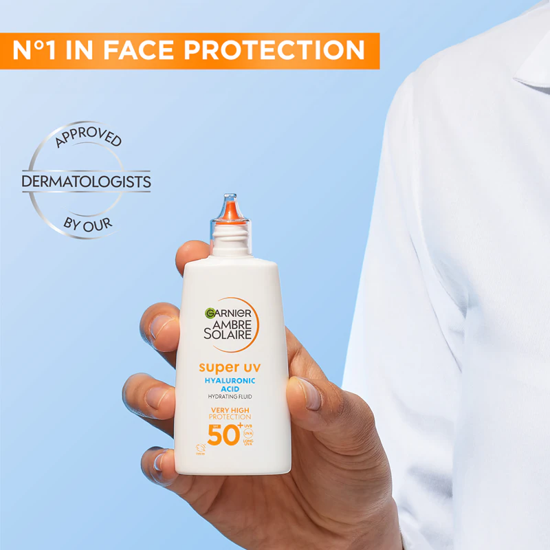 Garnier Ambre Solaire Super UV Hyaluronsäure Lichtschutzfluid mit feuchtigkeitsspendender Wirkung