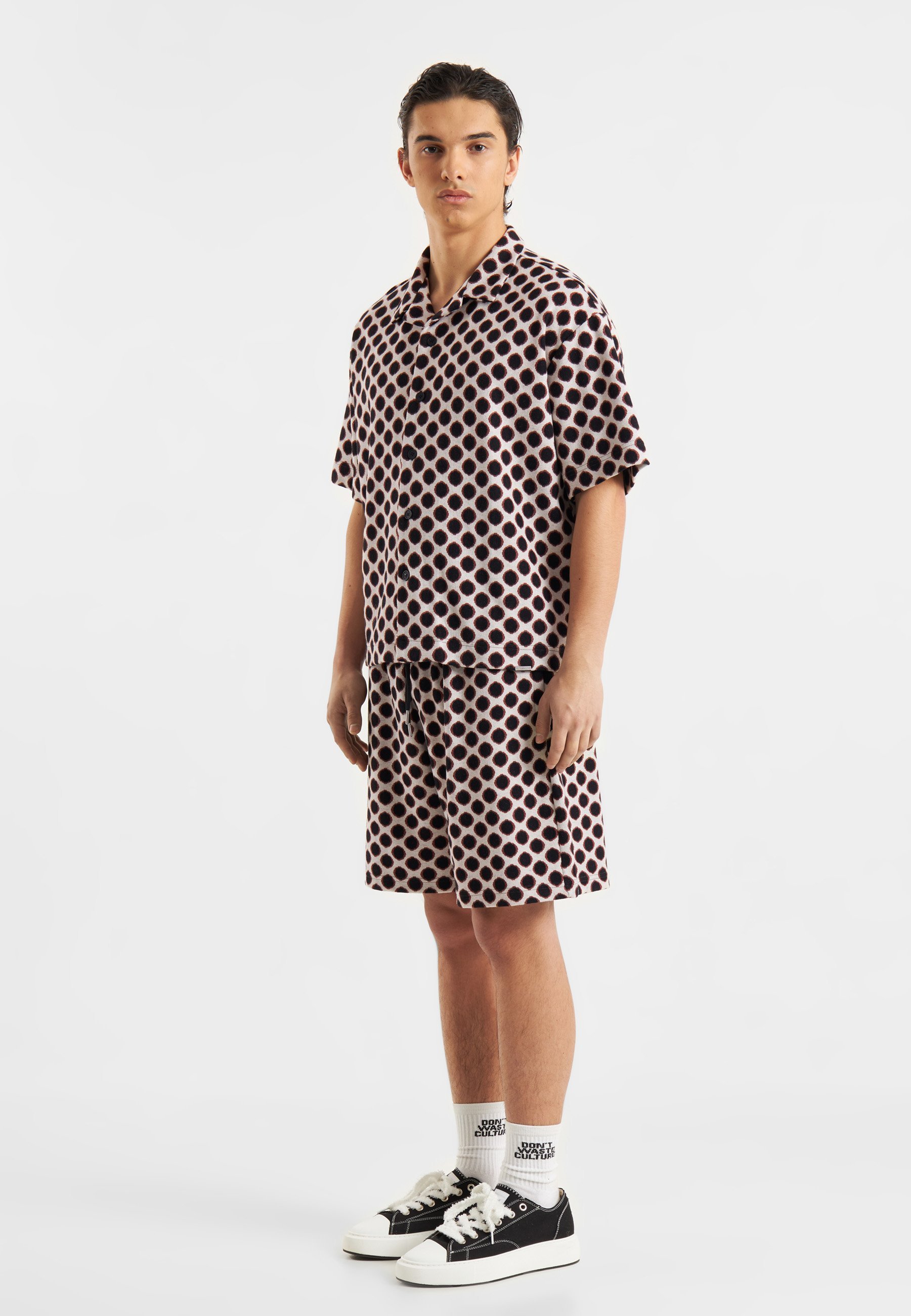 Don't Waste Culture ESMIRA UNISEX - Kratke hlače - krem/črne