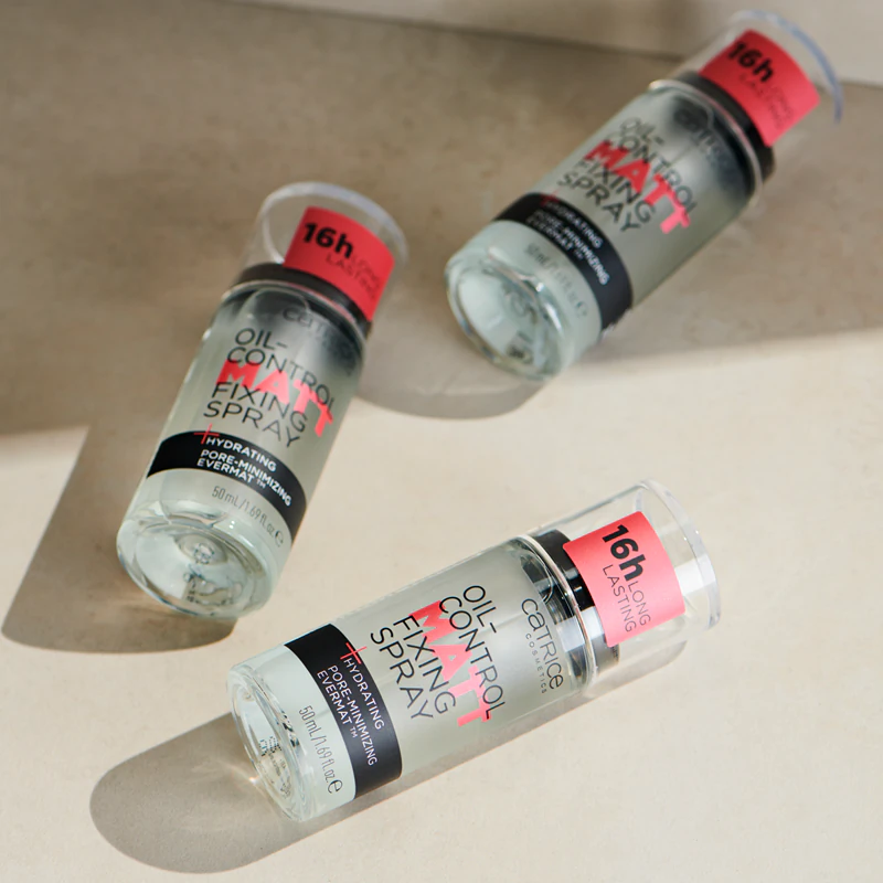 Matujúci fixačný sprej na make-up Catrice Oil-Control Matt