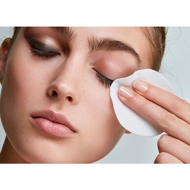 M2 Beauté Ultra Pure Solutions odličovač bez oleje na obličej a oči 150 ml 150 ml