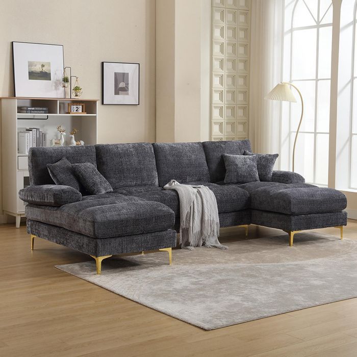 Sofá moderno de 4 plazas en forma de U, tapizado en chenilla con dos asientos, color gris.