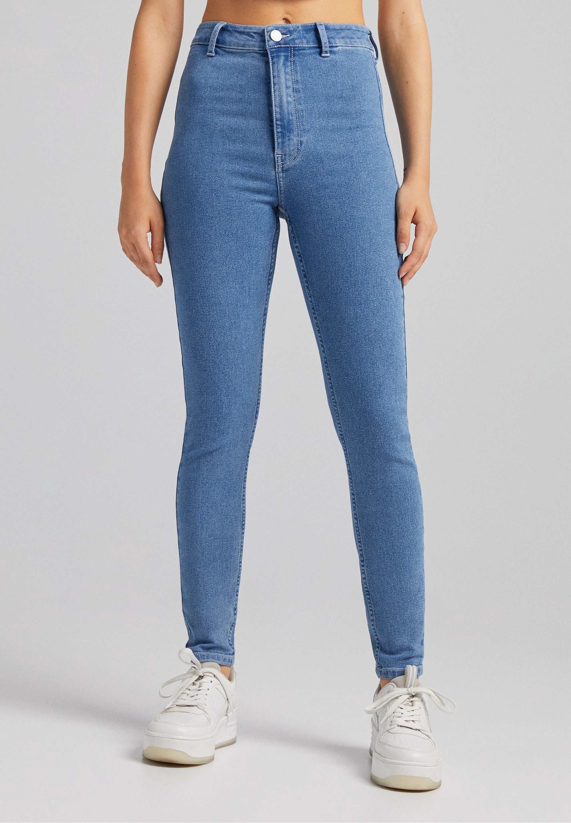Bershka Skinny Fit Jeans - blauwe denim
