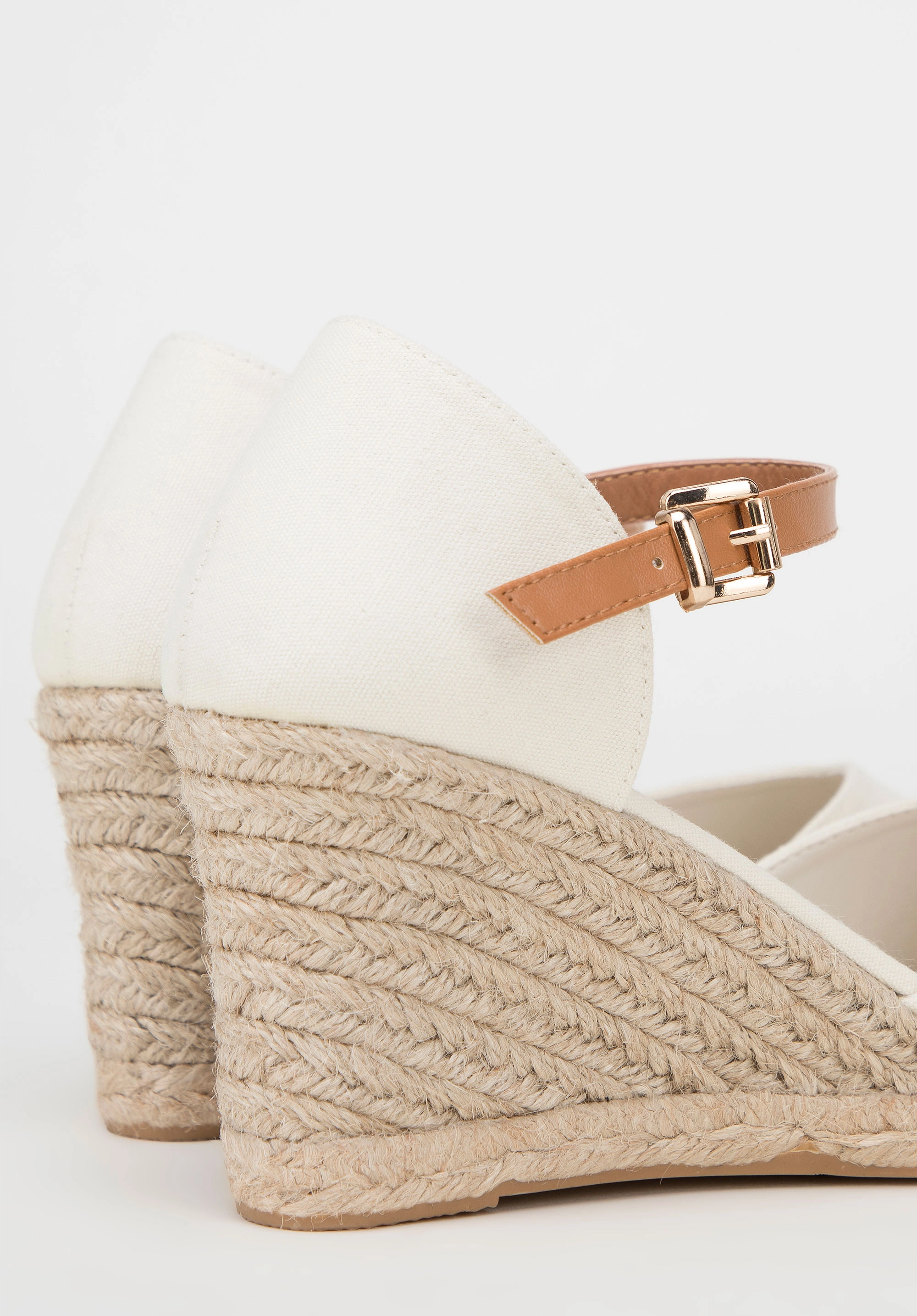 Damskie espadryle z paskiemKolor: kremowy