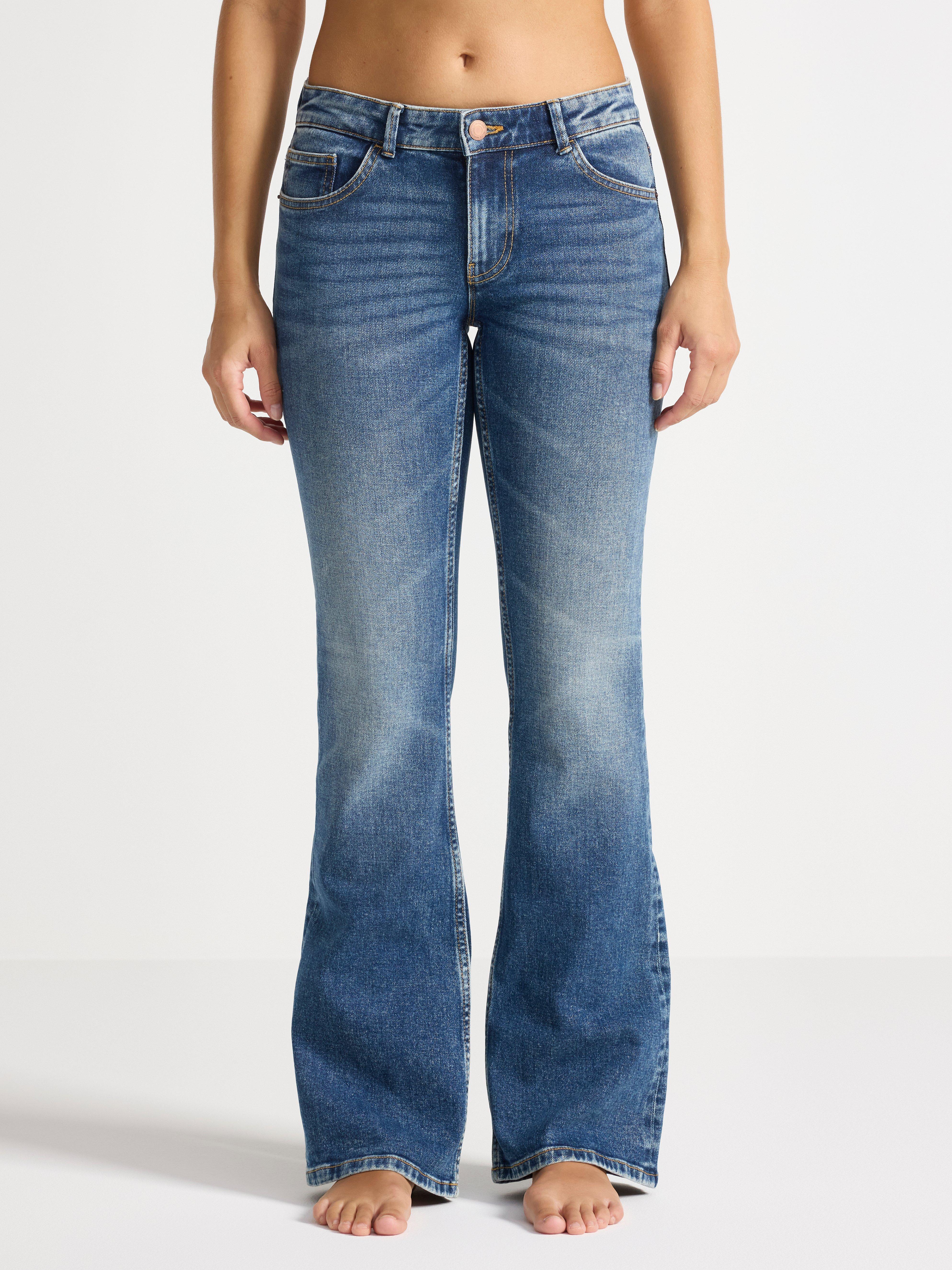 Pantalones vaqueros elásticos FLARE Fay de talle bajo, color azul vaquero.