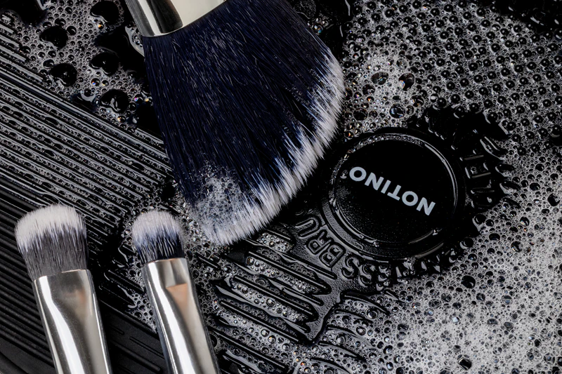 Silikónová čistiaca podložka na štetce na make-up Notino Makeup Brushs