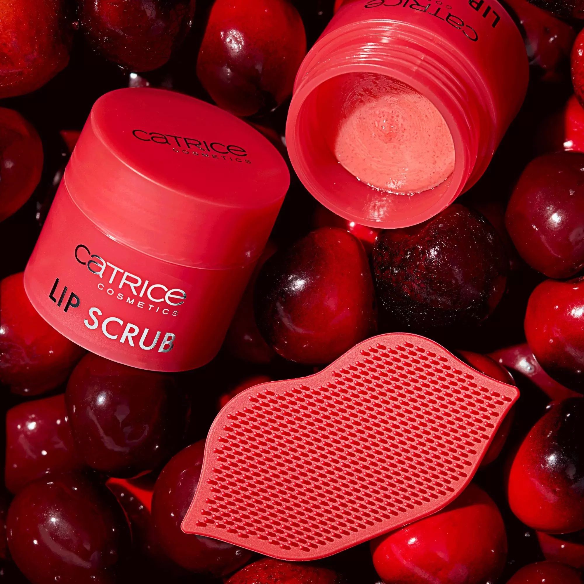 Set za njegu crvenih usana Eternal Red Balzami, hidratantne kreme i njega usana