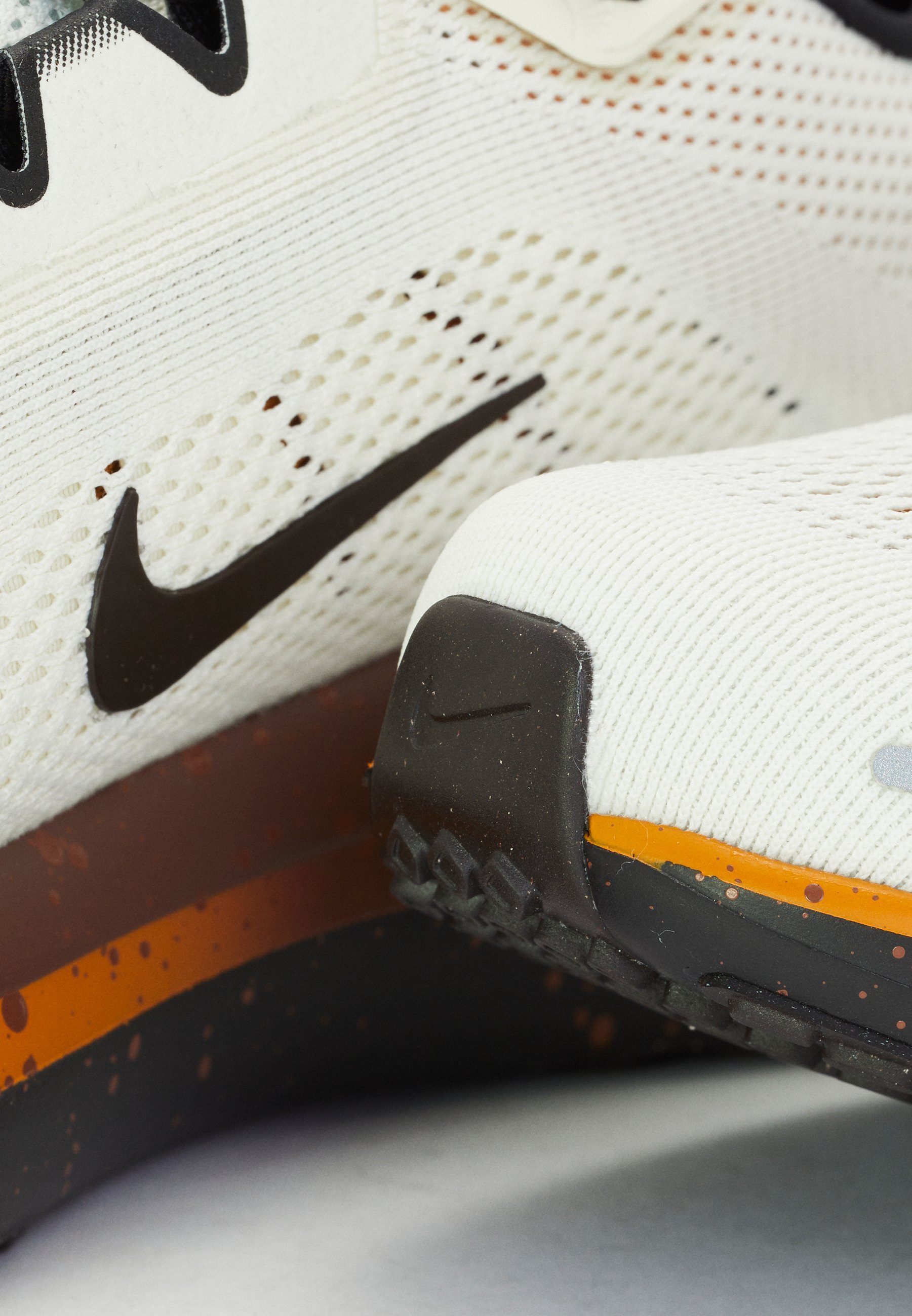 Nike Performance AIR ZOOM PEGASUS 41 - Hardloopschoenen voor op de weg - zacht parelmoer/fluweelbruin/woestijnoker/faunabruin/zwart