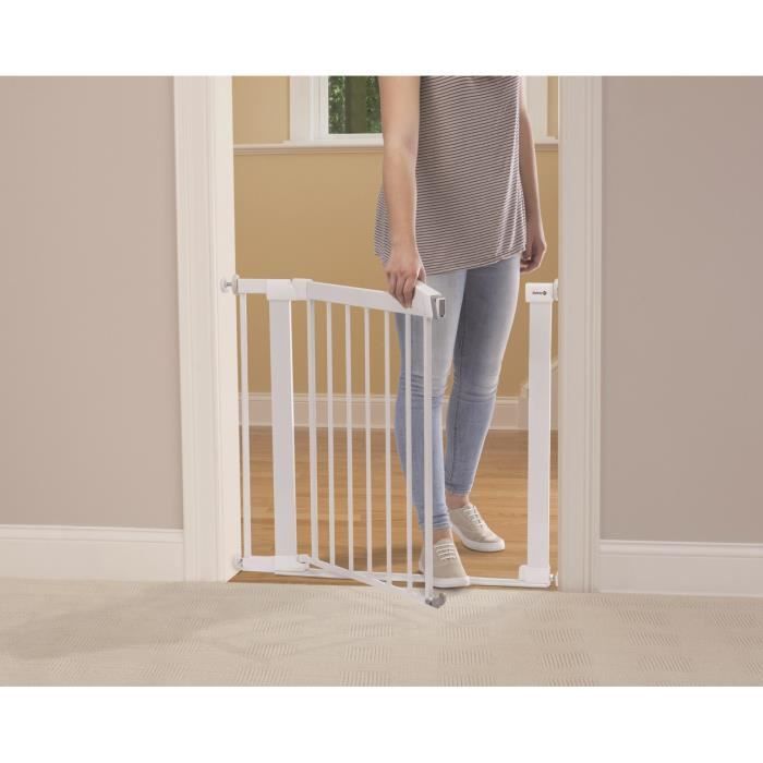 SAFETY 1ST Barrière de sécurité Flat step avec barre de seuil ultra plate, largeur 73-80 cm, De 6 à 24 mois, metal Blanc