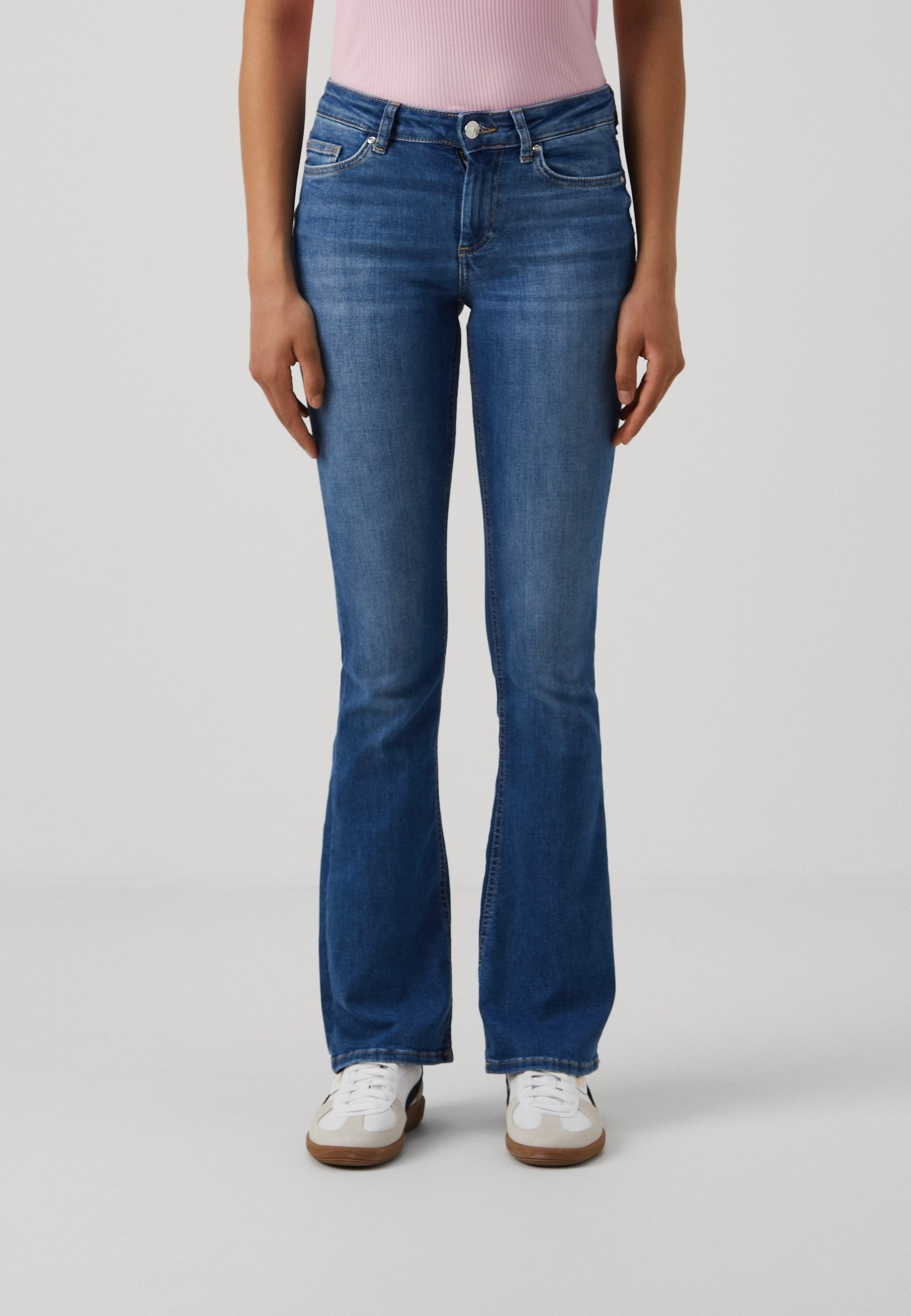 SOLO Jeans a zampa - denim blu