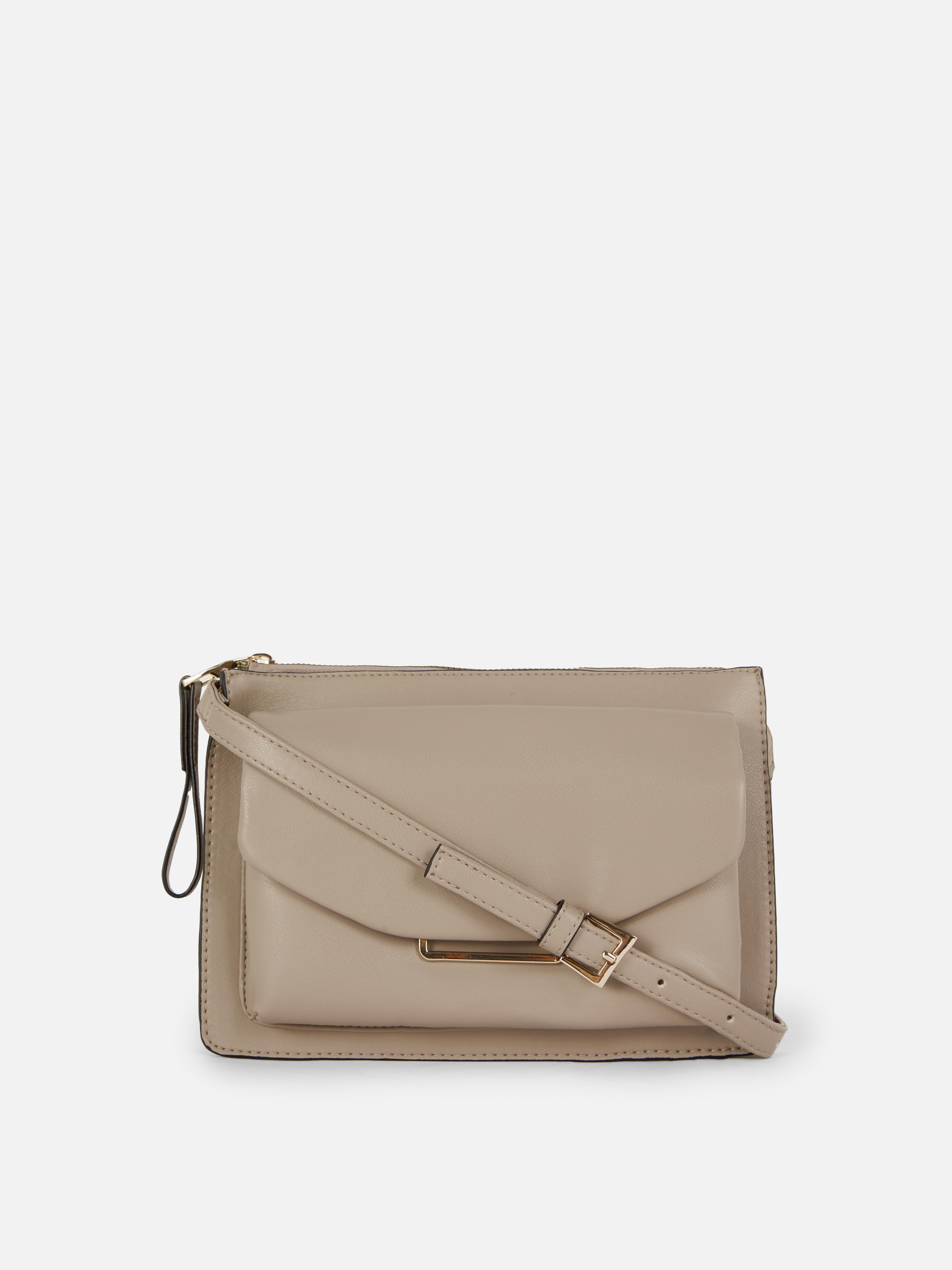 Schultertasche aus Kunstleder. Eine zeitlose Schultertasche, die Sie immer wieder tragen können.