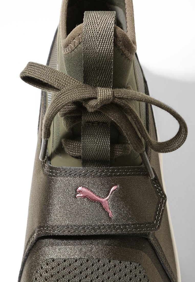Chaussure d'entraînement Puma - kaki