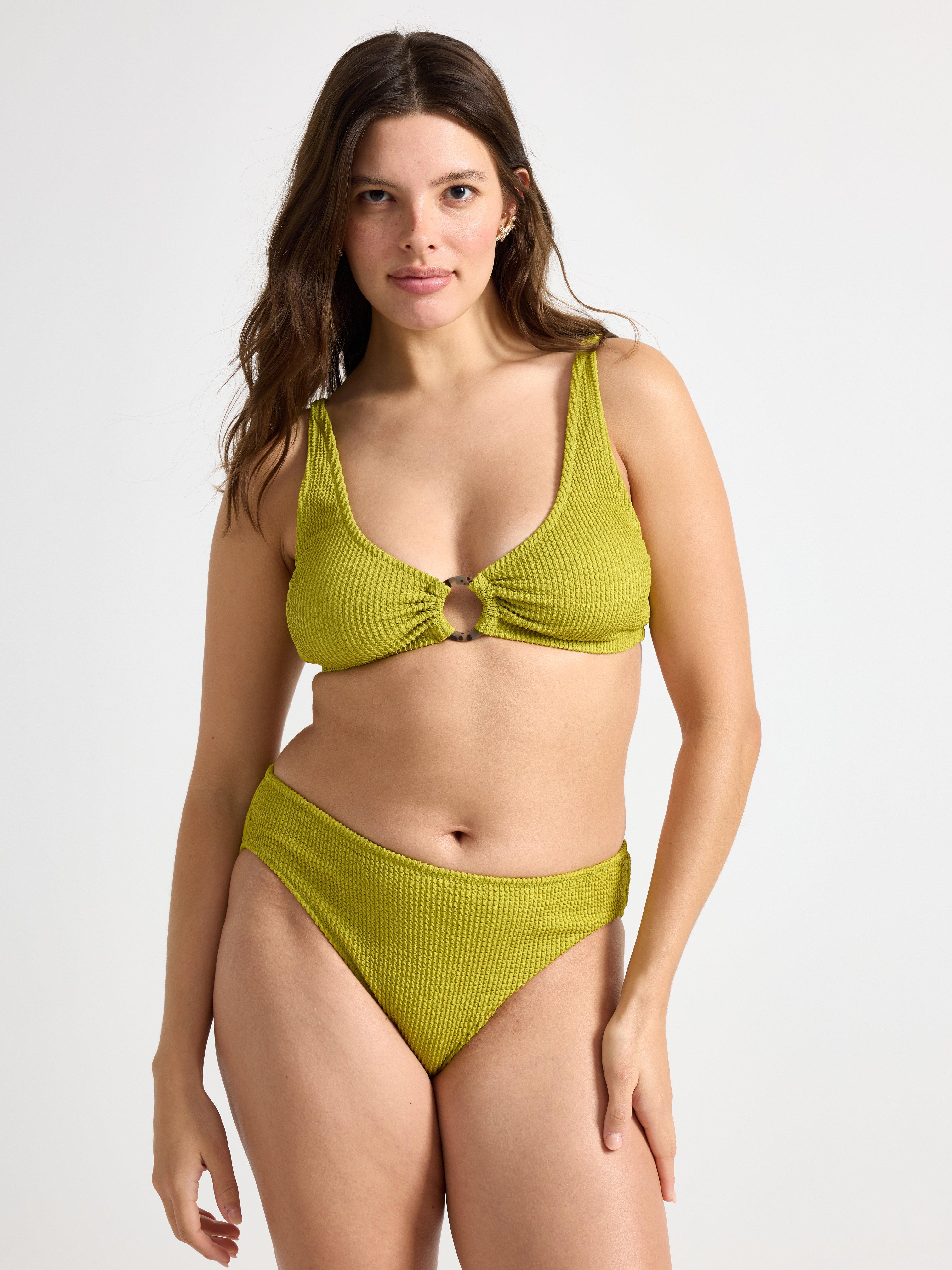 Braguita de bikini arrugada, color verde lima claro.