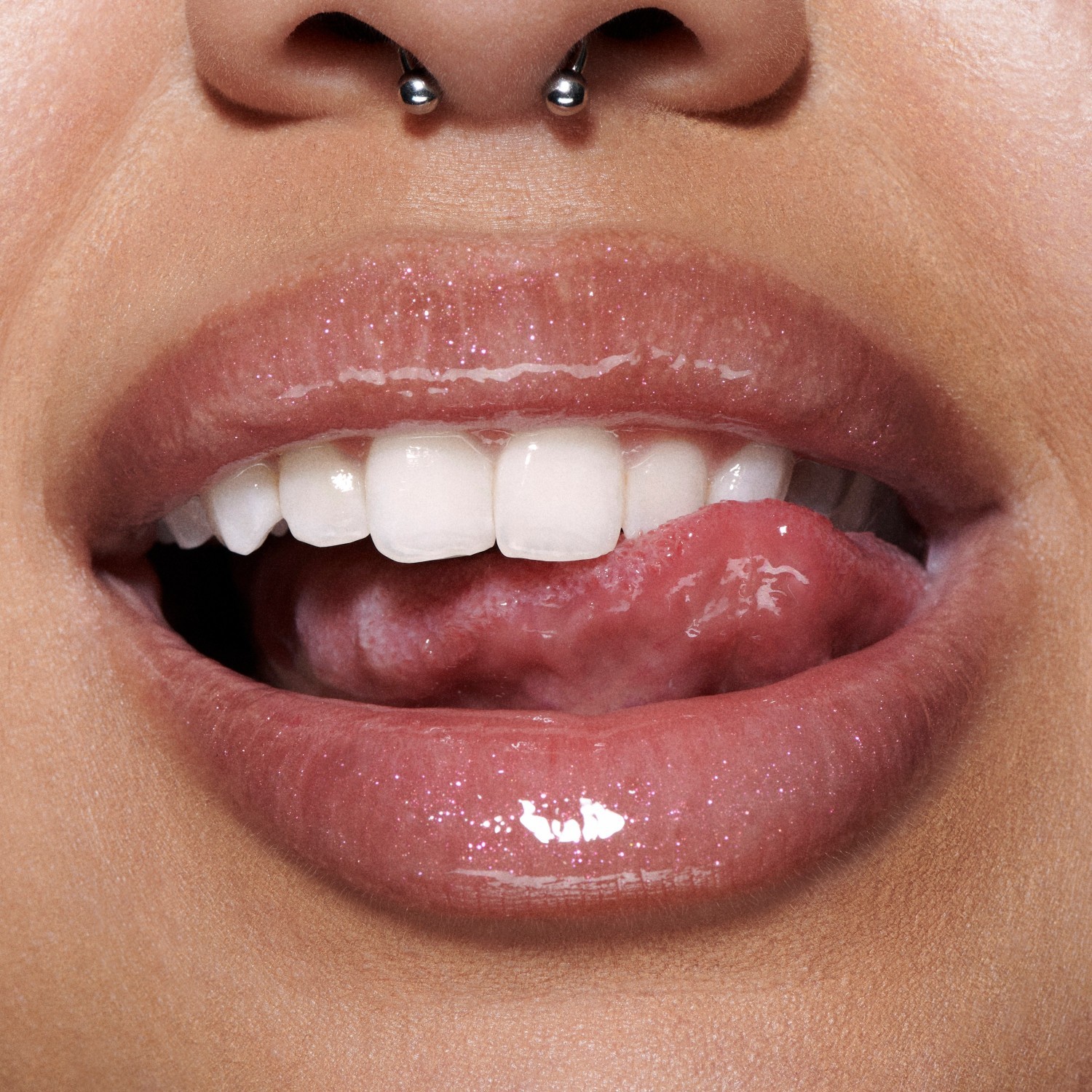 MAC lūpų blizgis „Lipglass Air“ nelipnus blizgesys – 5 ml