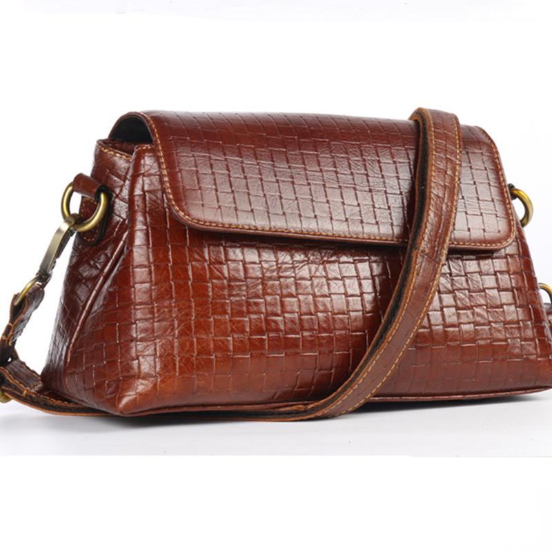 Sac bandoulière femme en cuir véritable, style hobo, idéal pour le shopping et les voyages.