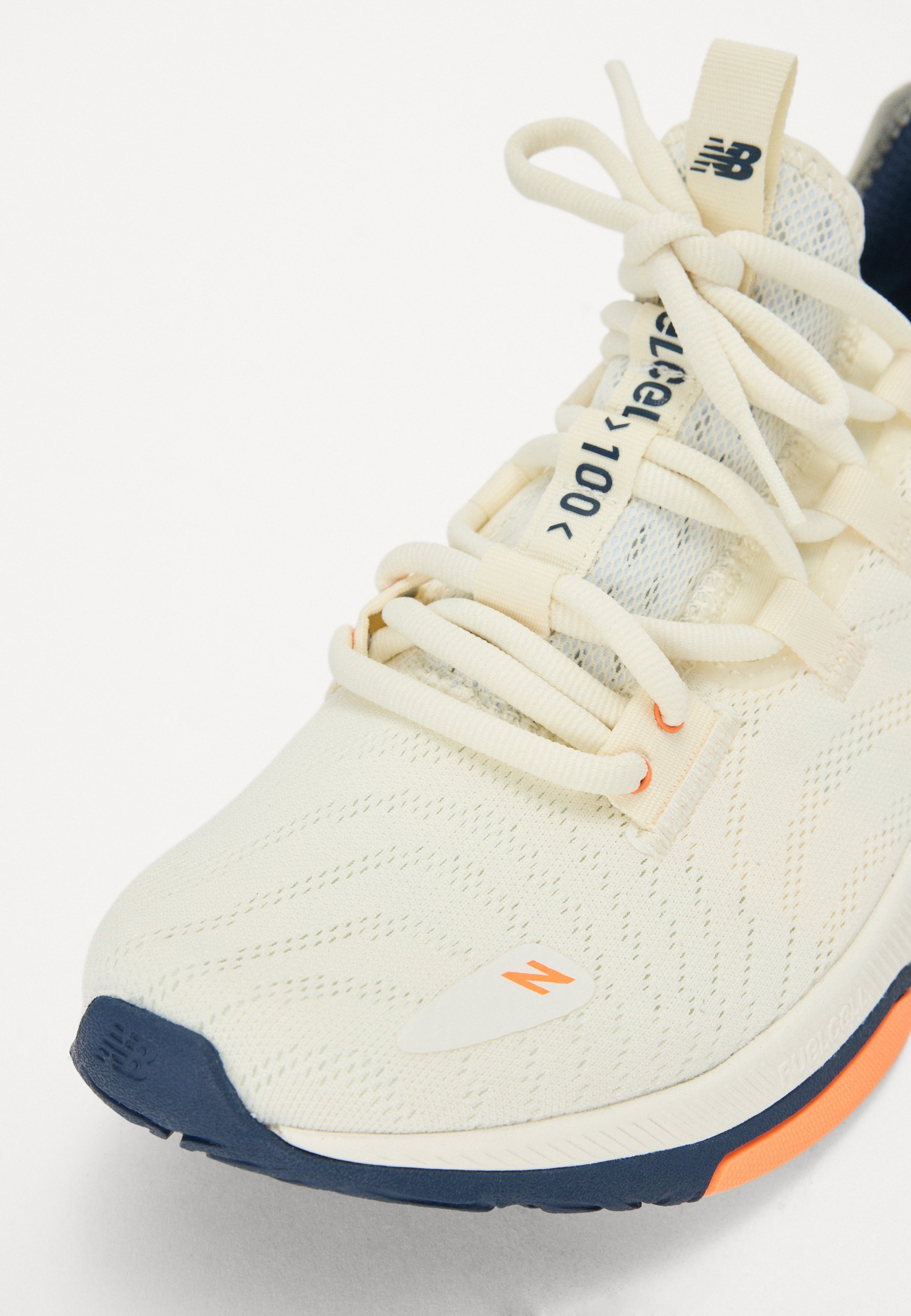 New Balance alacsony szárú edzőcipők