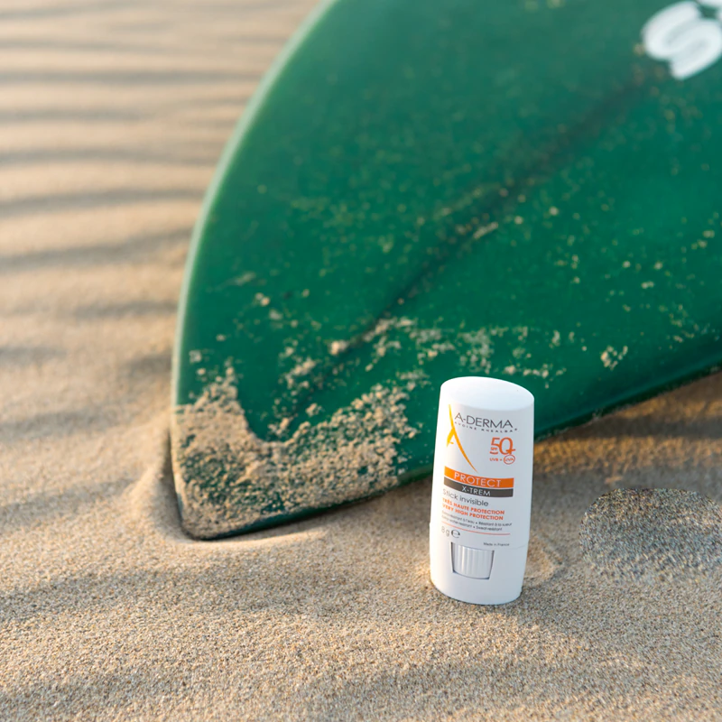 Ochranná tyčinka A-Derma Protect X-Trem Invisible Stick pre citlivé oblasti s SPF 50+