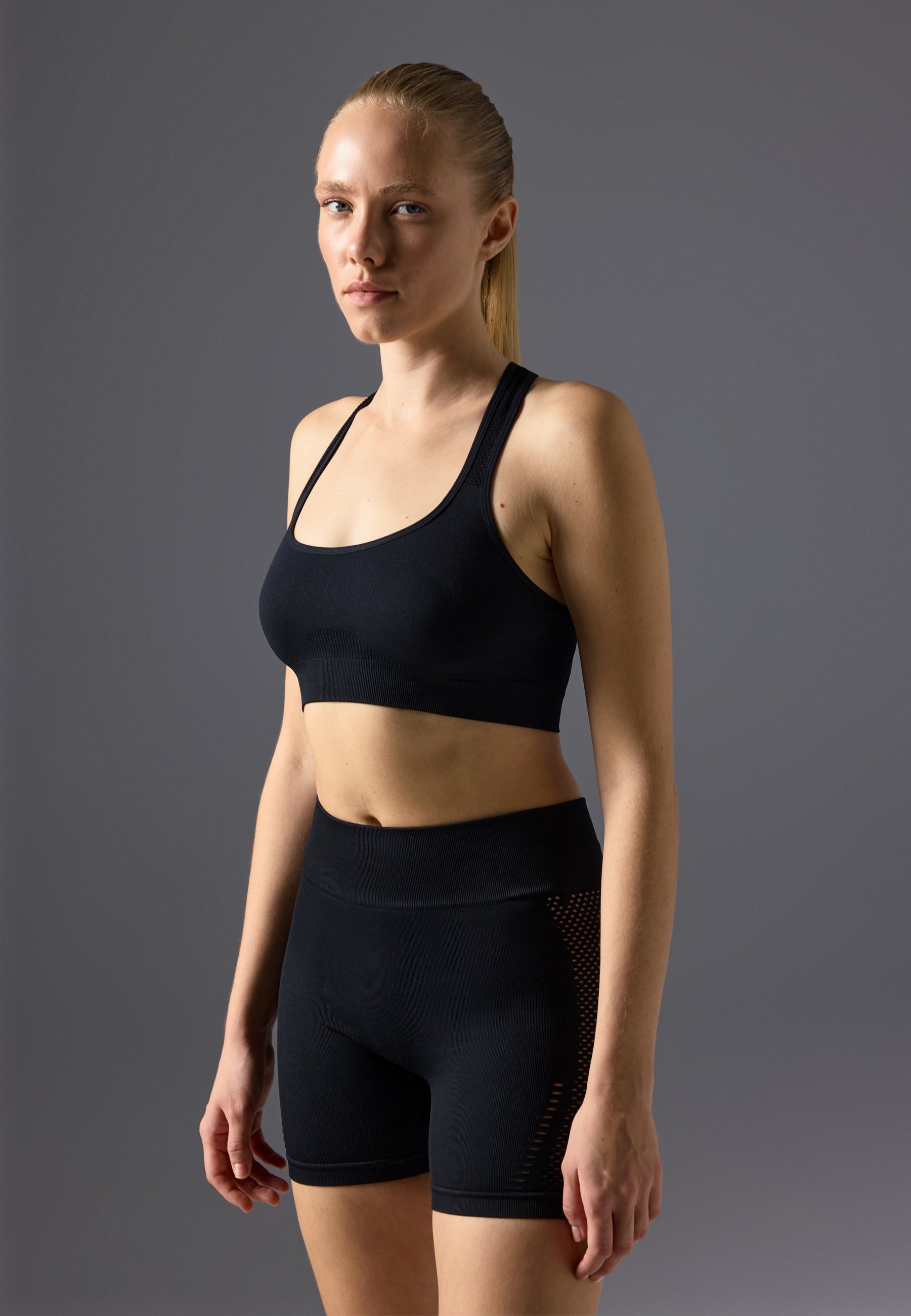 Even&Odd Active Nahtloser Sport-BH – Sport-BH mit mittlerem Halt – Schwarz