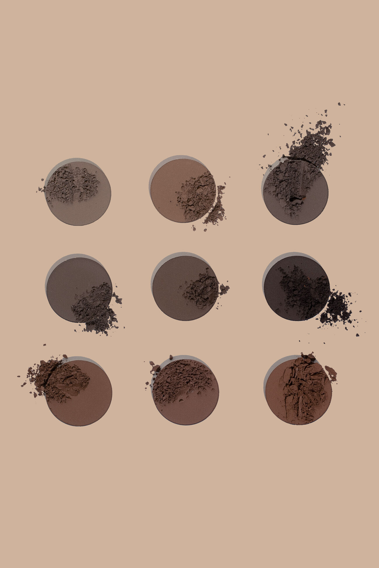 Dessi Cosmetics von Aleksandra Kaj