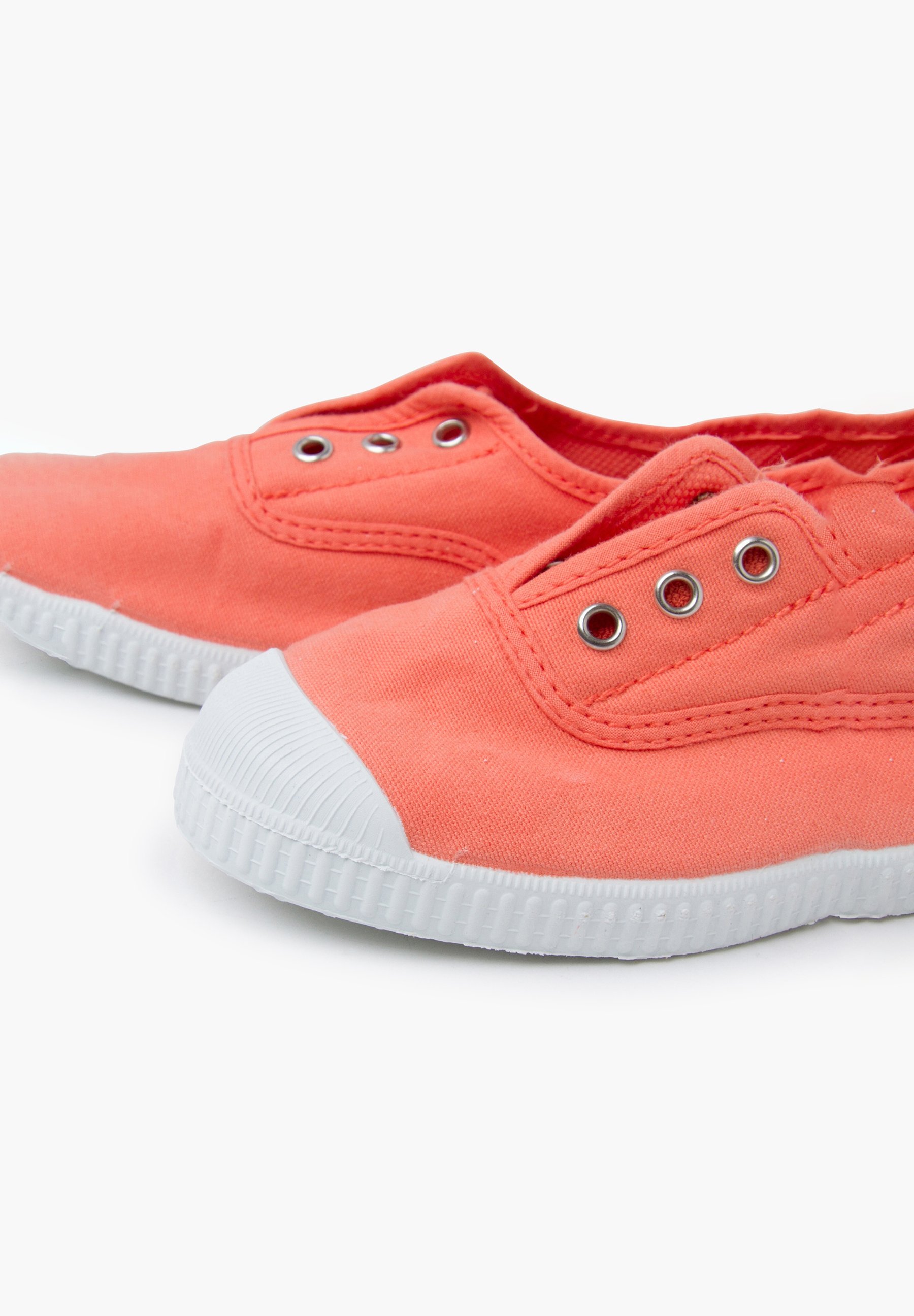 Pisamonas Slip-ons - perzik