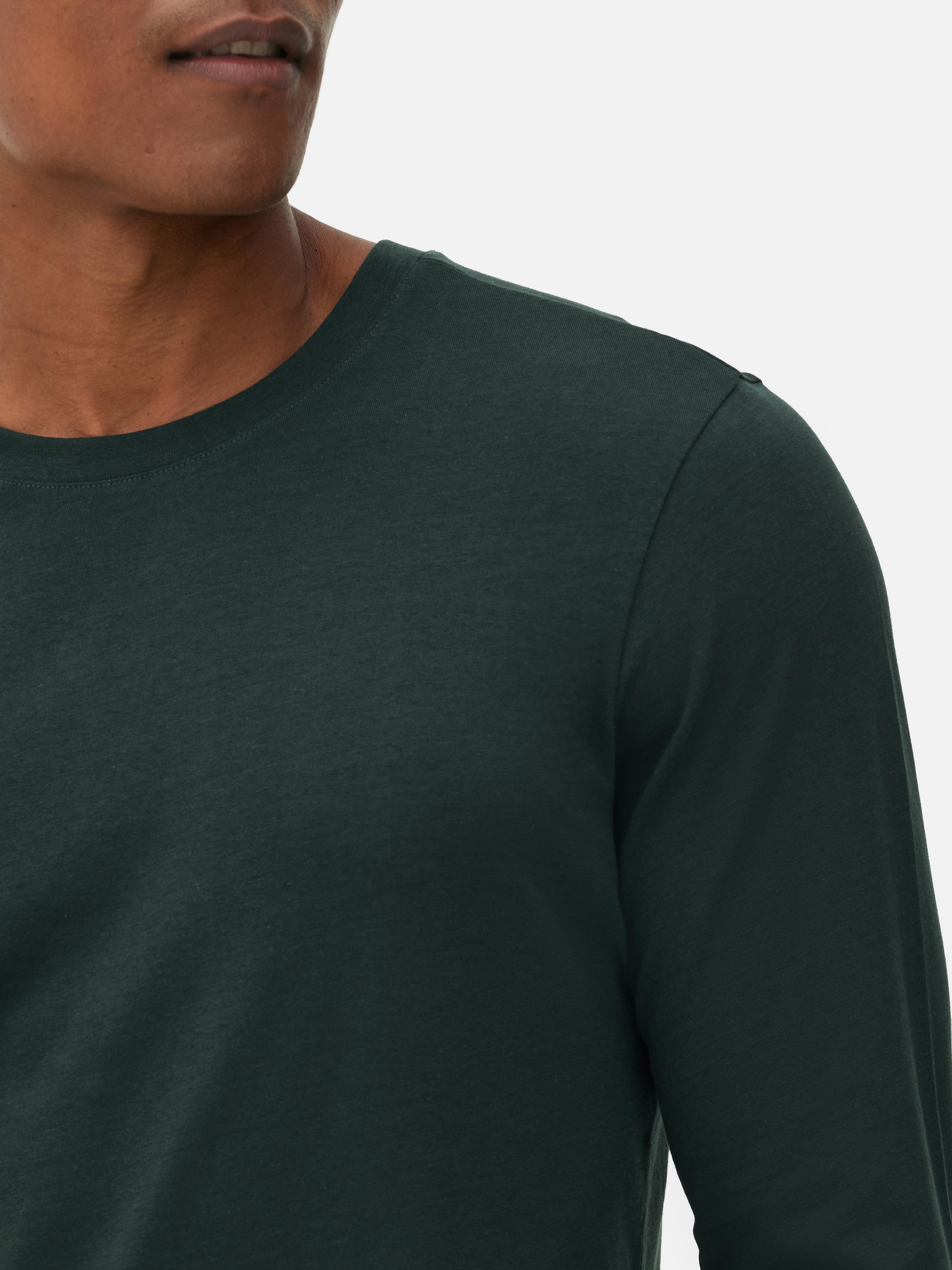Langärmeliges Baumwoll-T-Shirt Ein langärmeliges T-Shirt mit Rundhalsausschnitt aus Baumwolljersey