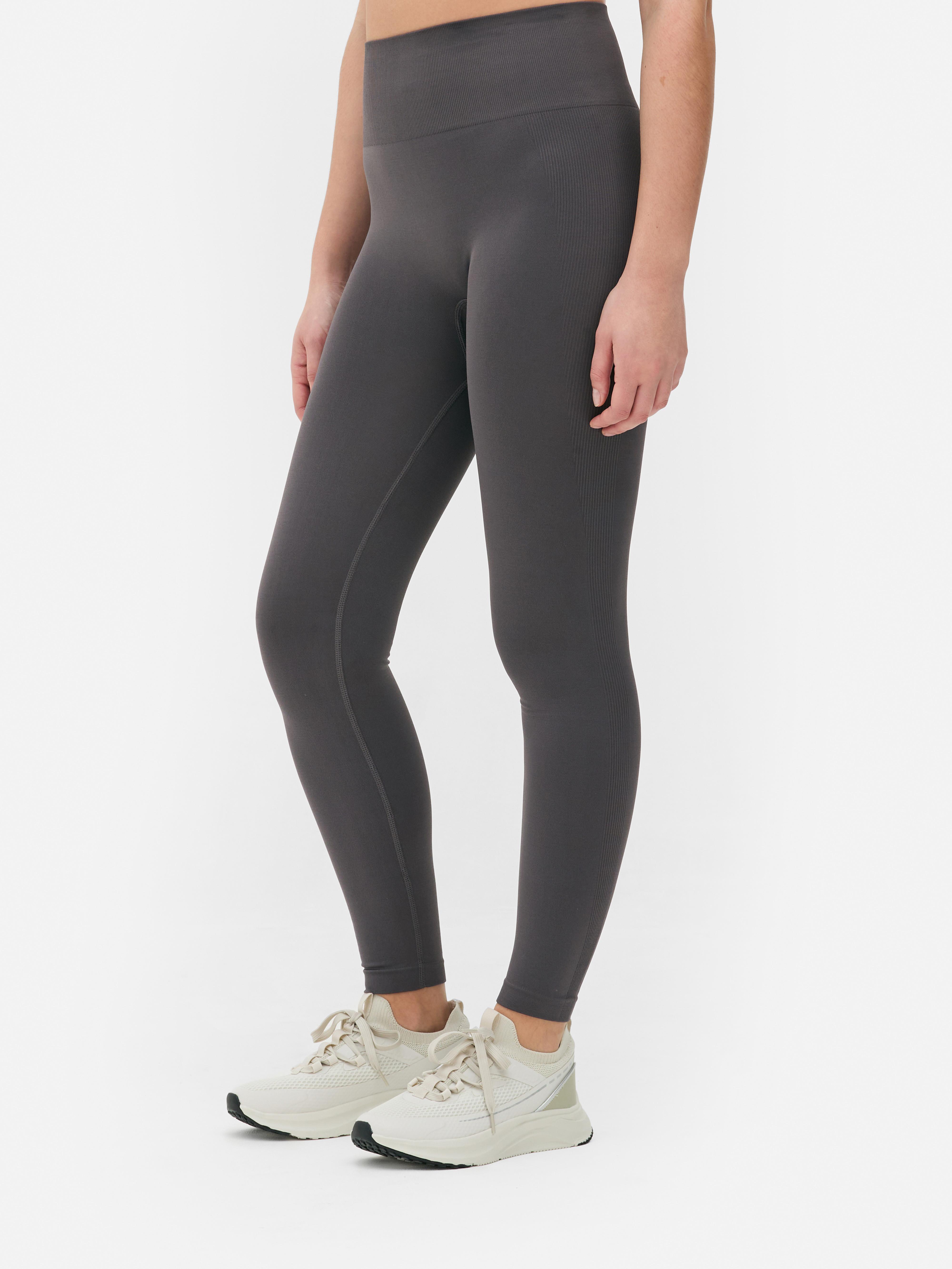 Varrás nélküli sportleggings Ezzel a sportleggings-szel minden edzésed zökkenőmentes lesz.