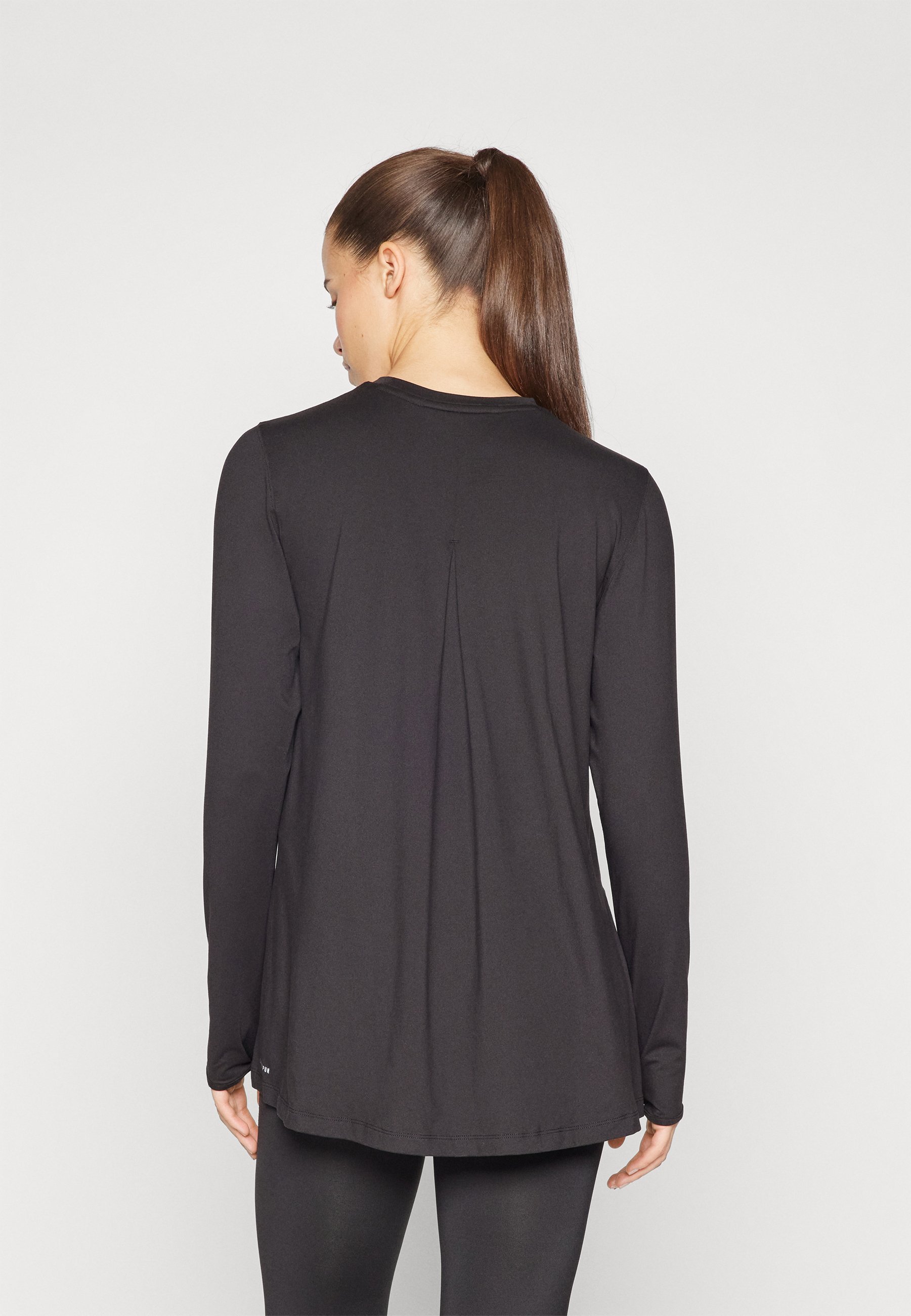 Puma MODEST TEE - Maglia a maniche lunghe - nera