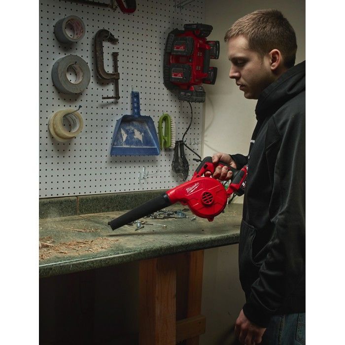 Souffleur sur batterie MILWAUKEE M18 BBL-0 - Corps compact - 270 km/h - Aspiro-souffleur