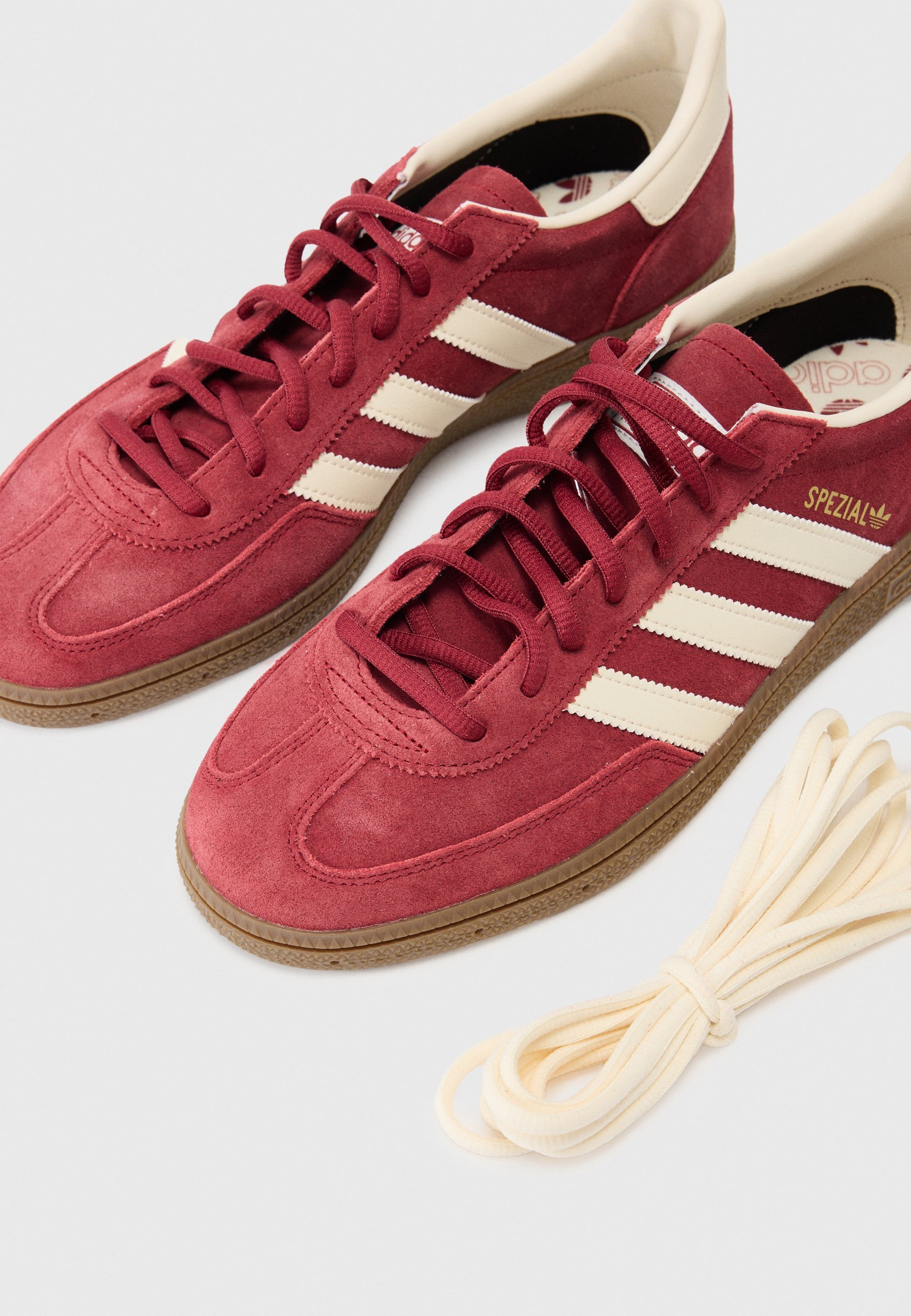 adidas Originals HANDBALL SPEZIAL UNISEX - Baskets basses - noble maroon/cream white/gum