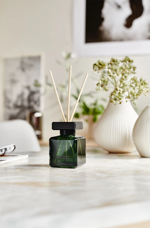Difusor de aromas de bambu preto ipuro Essentials