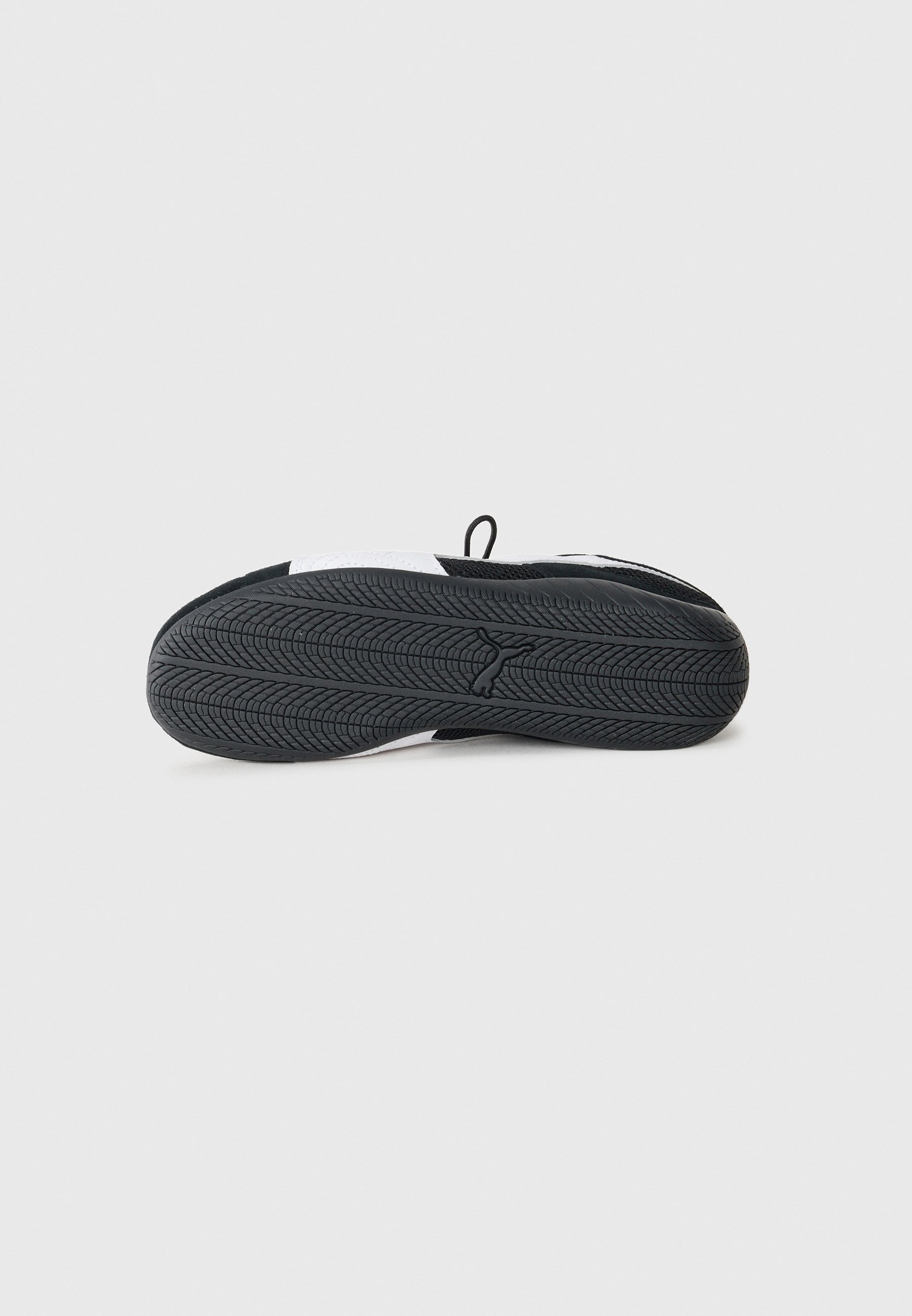 Teniși Puma cu talpă joasă