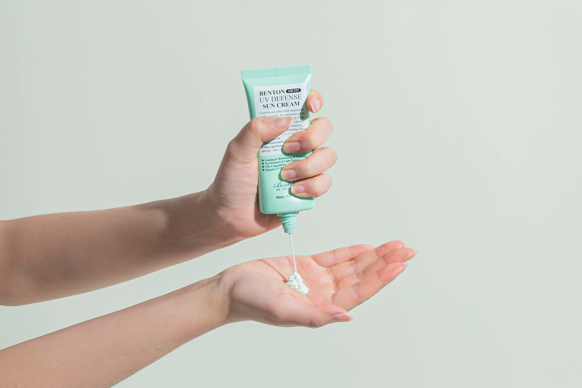 Air Fit UV védelemmel ellátott napozókrém SPF50+ 50 ml - Benton