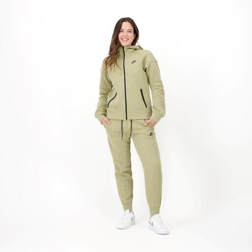 Nike Tech