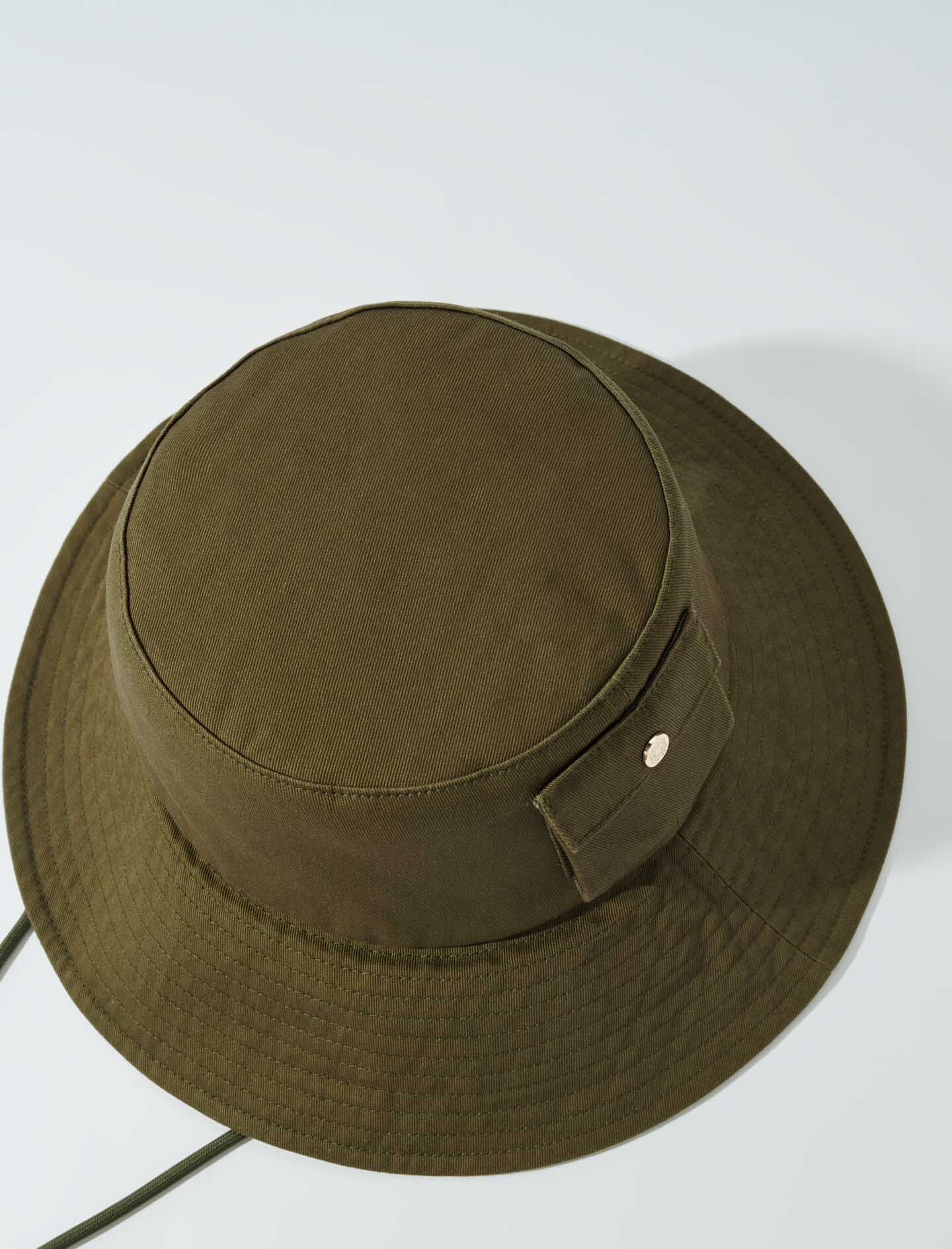 Bobmuts met trekkoord en kralen - Khaki
