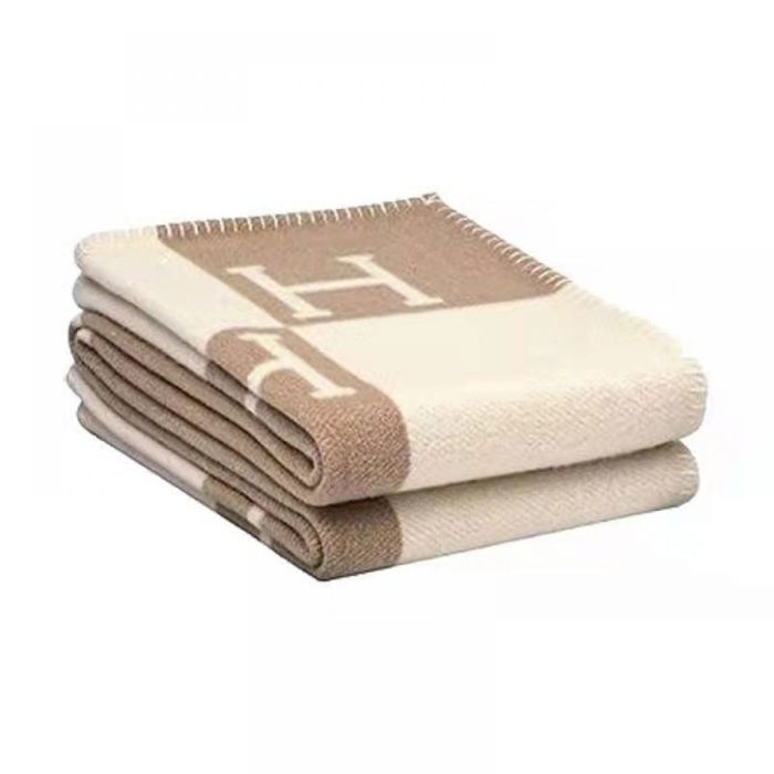 Manta cálida y suave para sofá/cama, ideal para otoño/invierno. Manta decorativa de viaje de 130x180 cm, color caqui.
