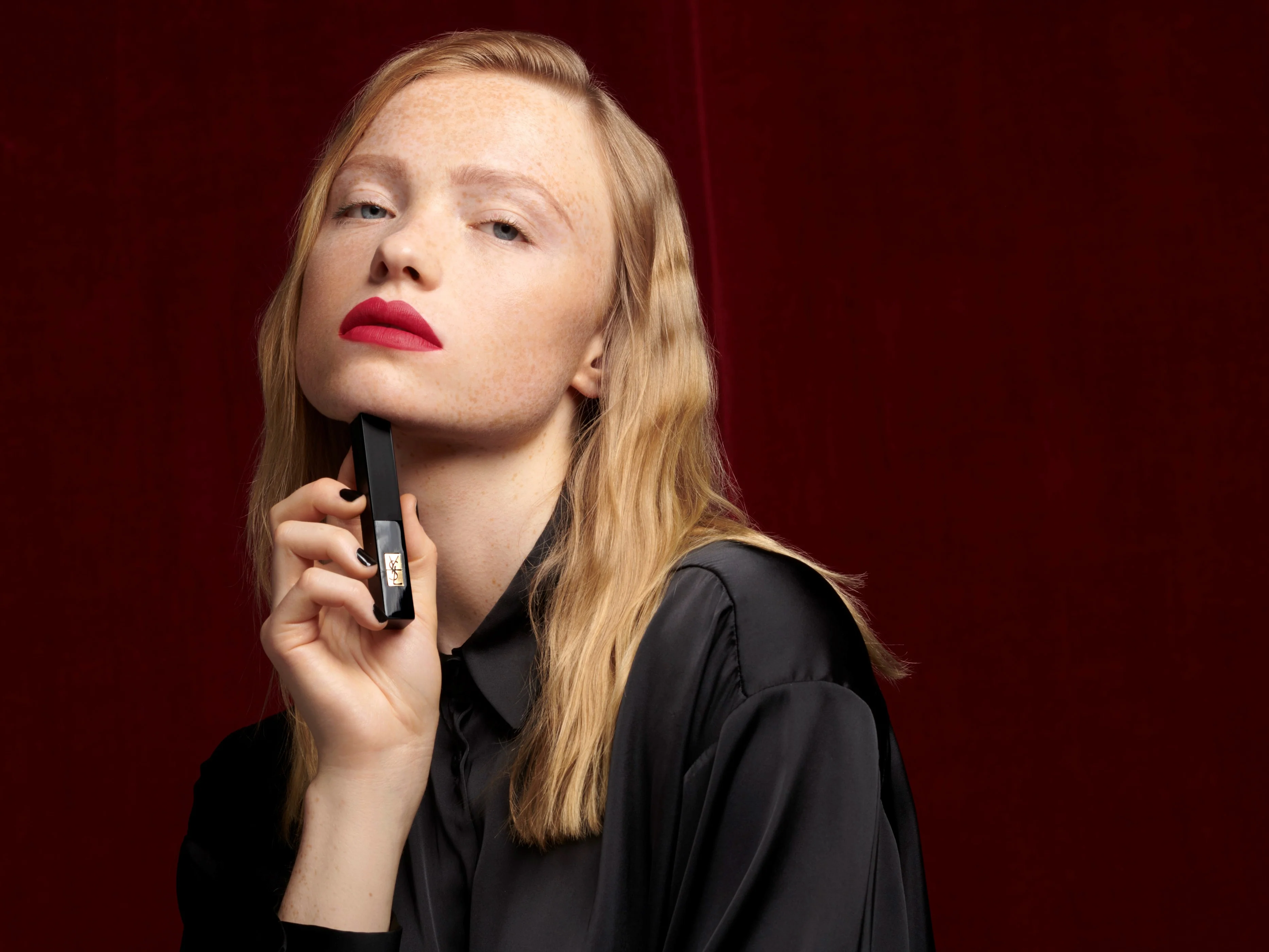 Labbra Rouge Pur Couture The Slim Velvet Radical - Rossetto mat, Rossetto