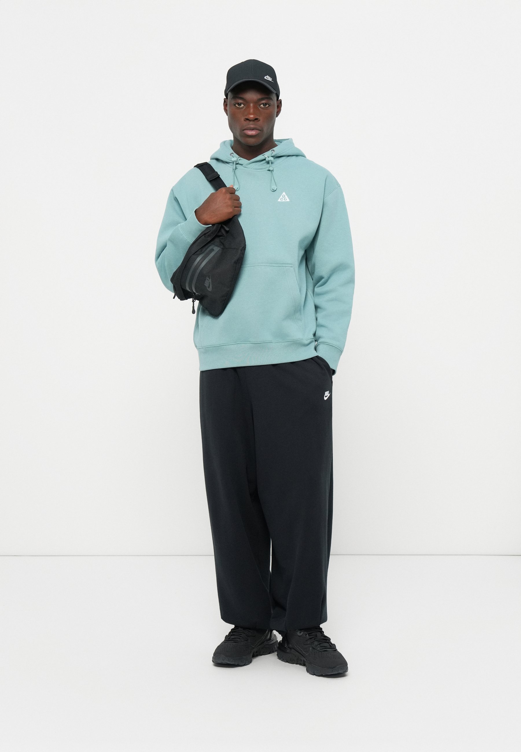 Sweat-shirts à capuche Nike ACG