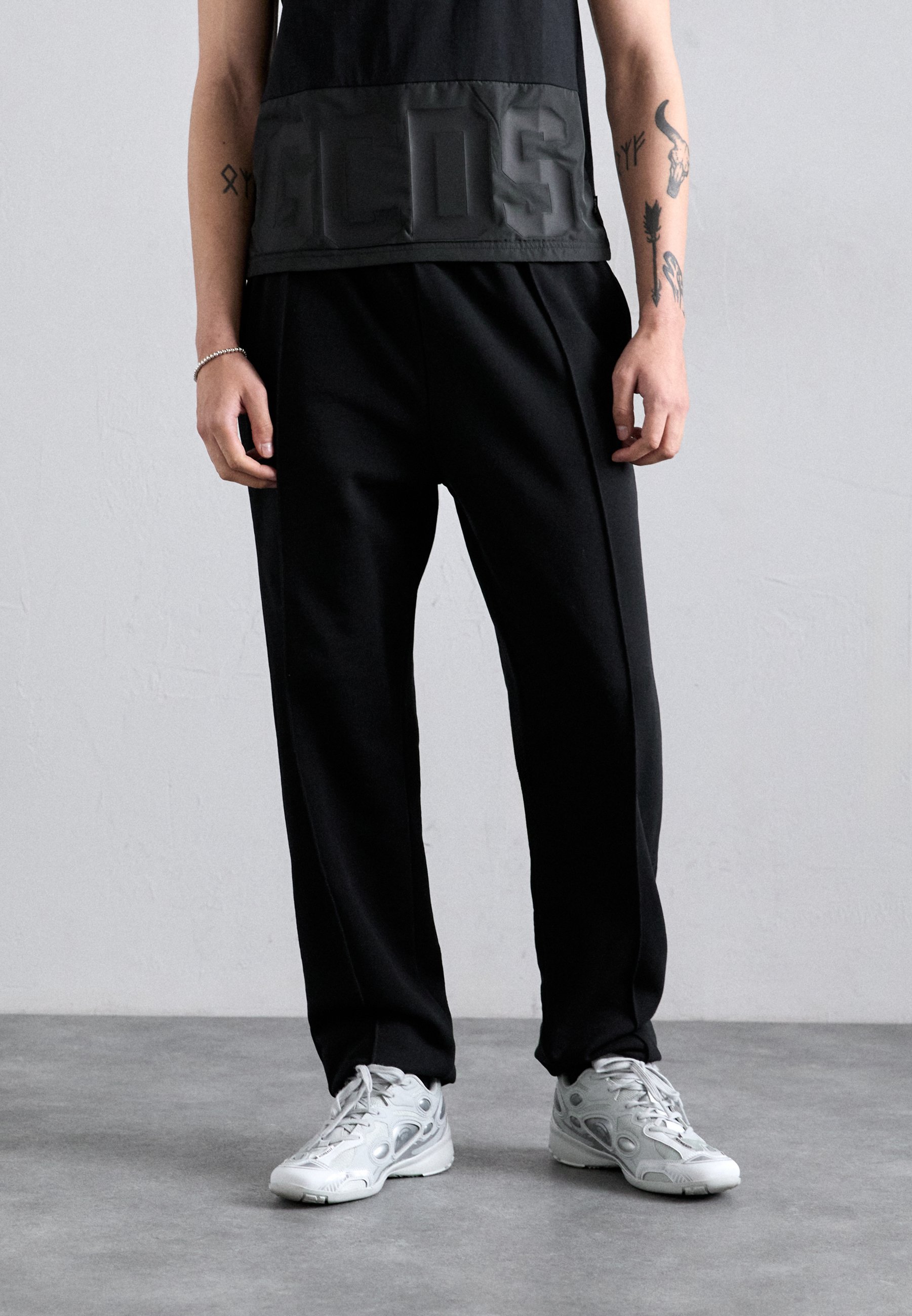 GCDS LOUNGE LOGO - Pantaloni de trening - negri