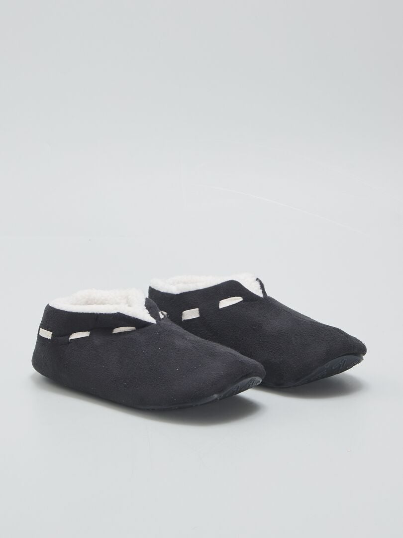 Pantufas forradas e quentinhas - PRETAS