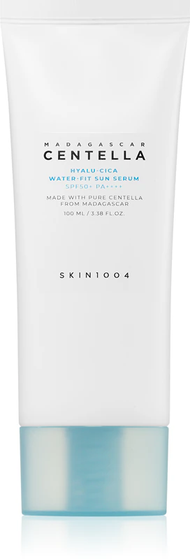 SKIN1004 Madagascar Centella Hyalu-Cica Water-Fit Sun Serum, sérum protetor solar com efeito hidratante.