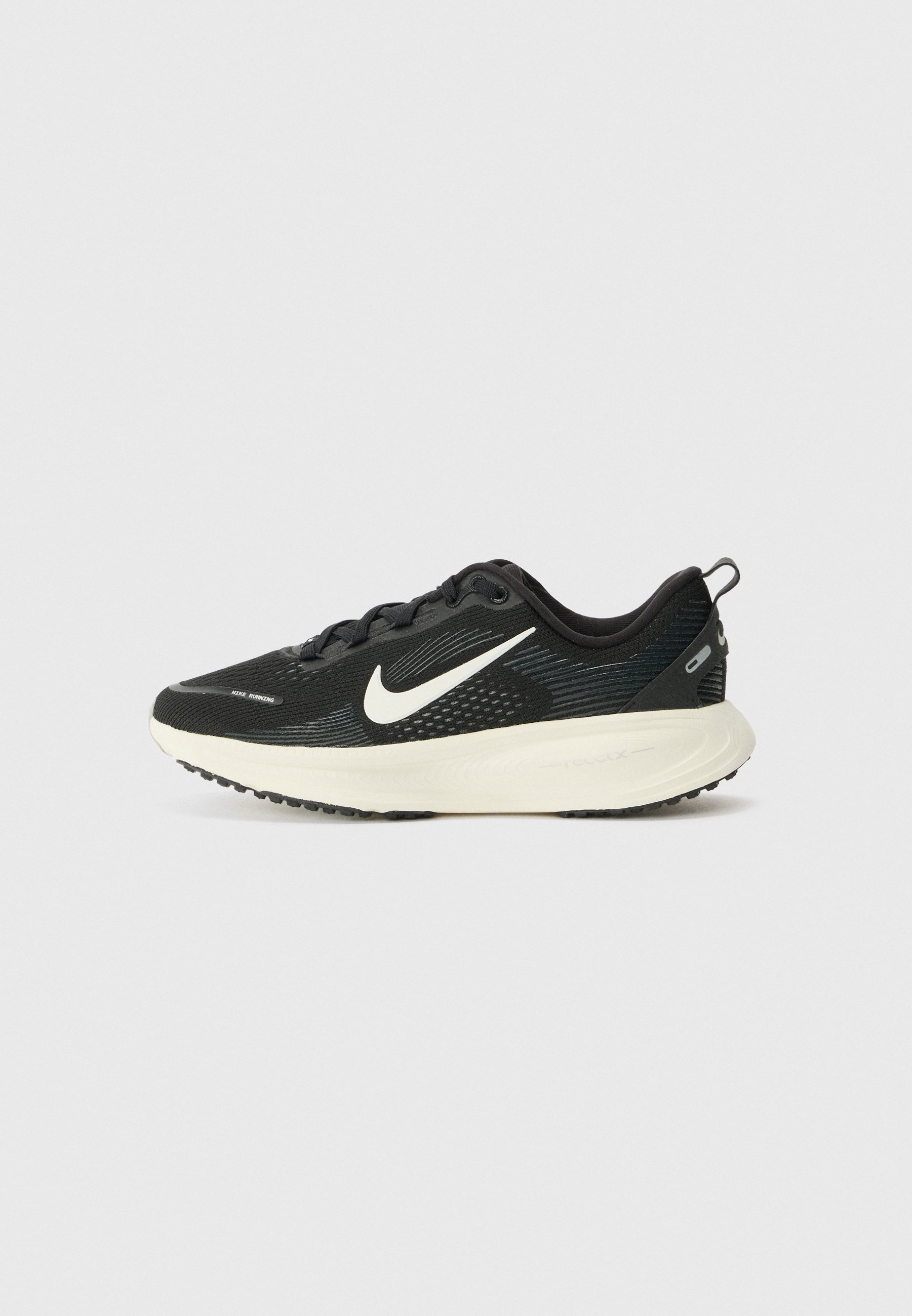 Nike Performance VOMERO 18 UNISEX - Løpesko for landeveiskjørt - black/summit white/coconut milk