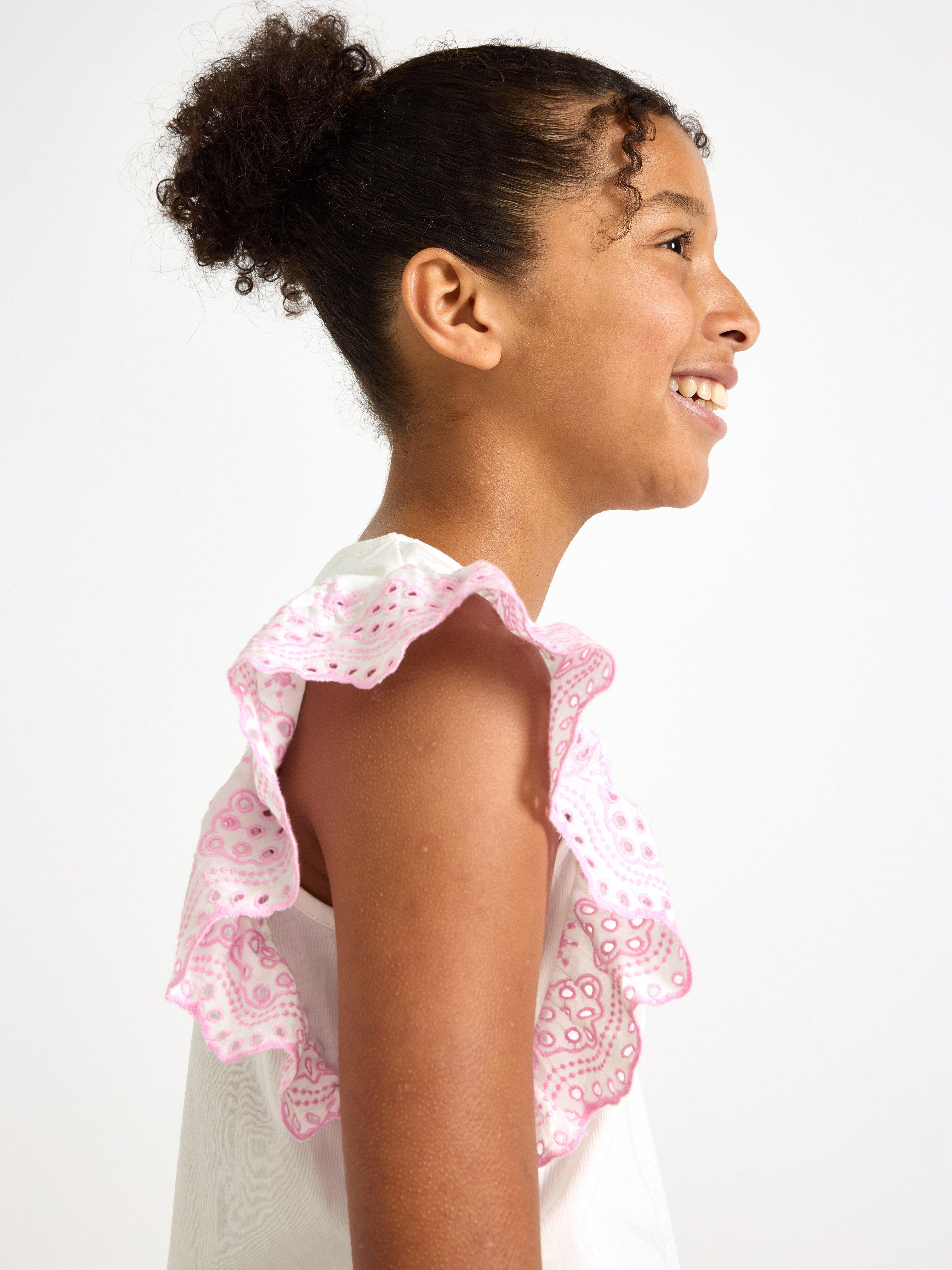 Blusa com mangas bordadas rosa claro