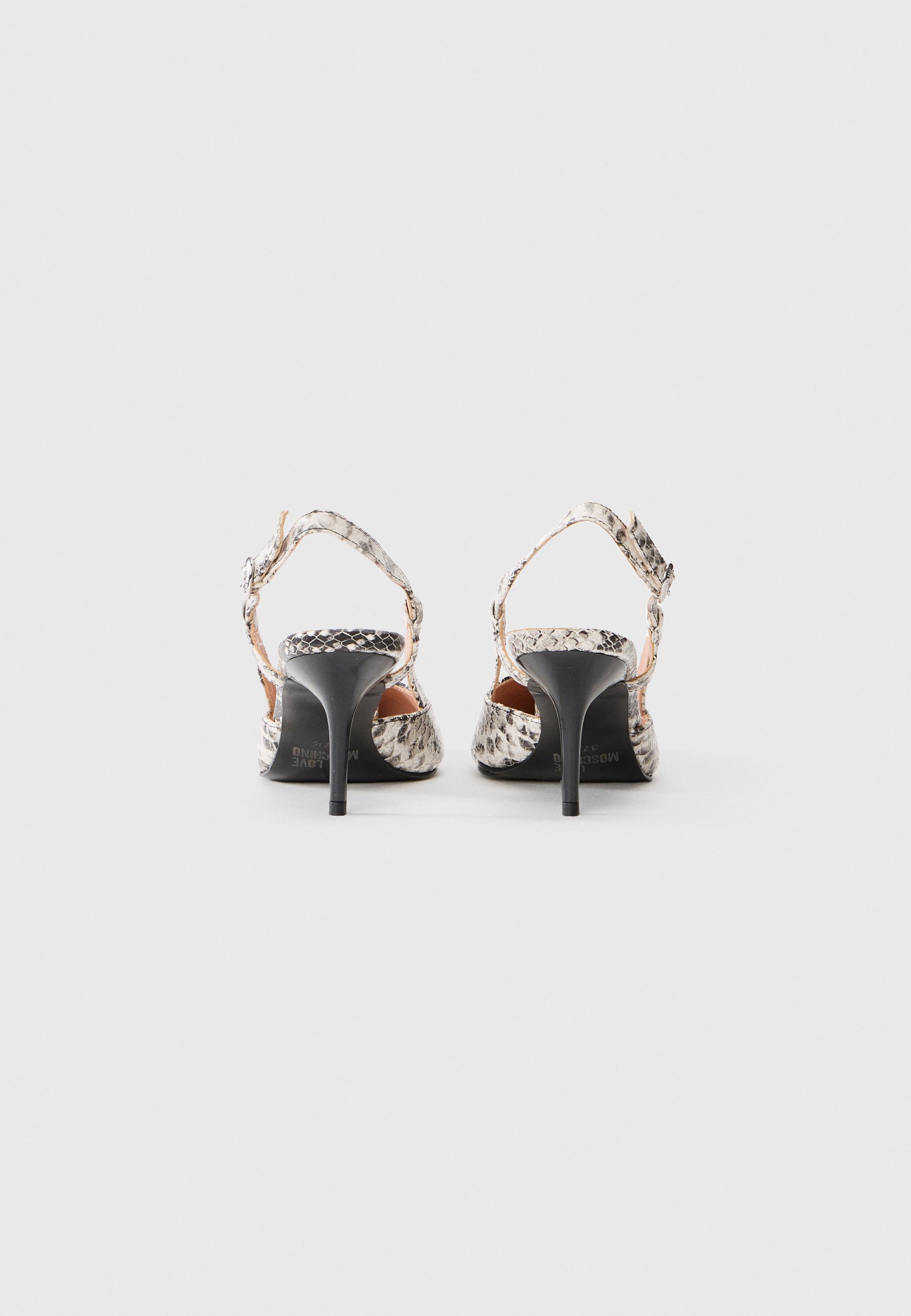 Klasyczne szpilki Love Moschino - rockowe