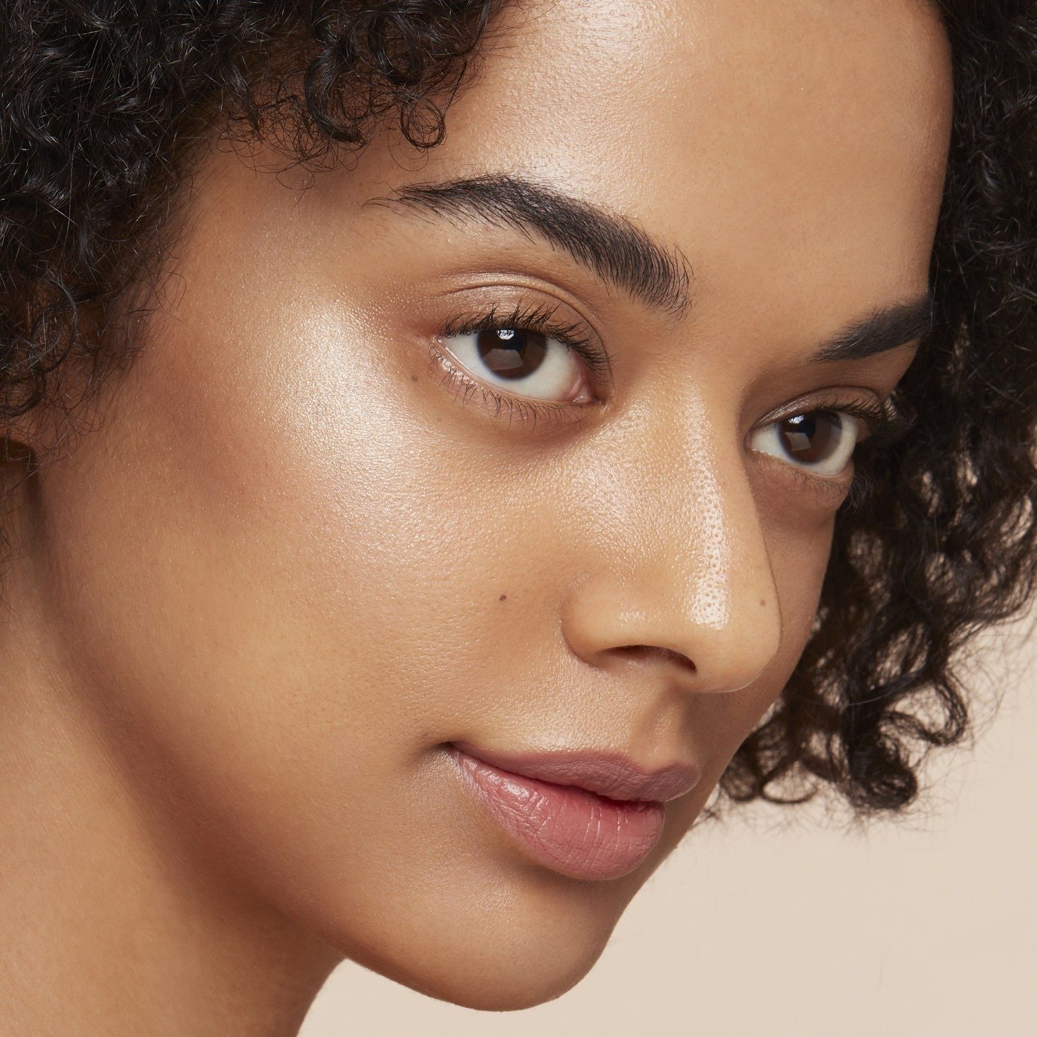 Clé de Peau Beauté highlighter The Illuminating Facial Enhancer – 10g