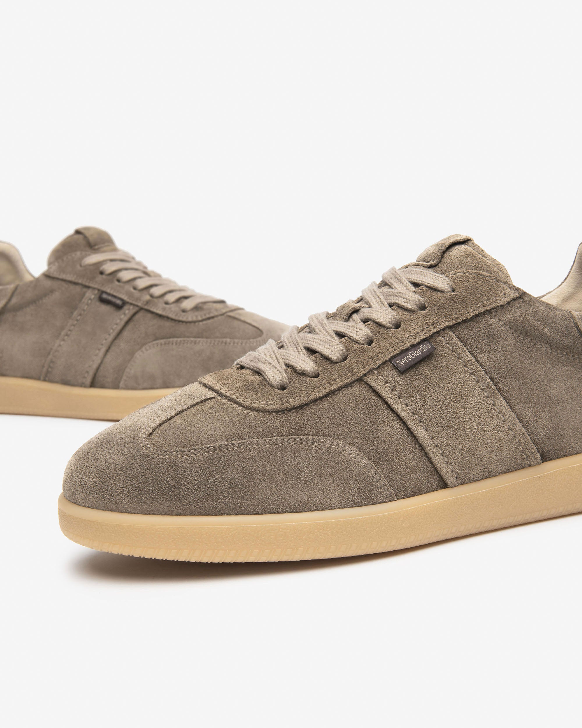  Baskets en daim pour hommes