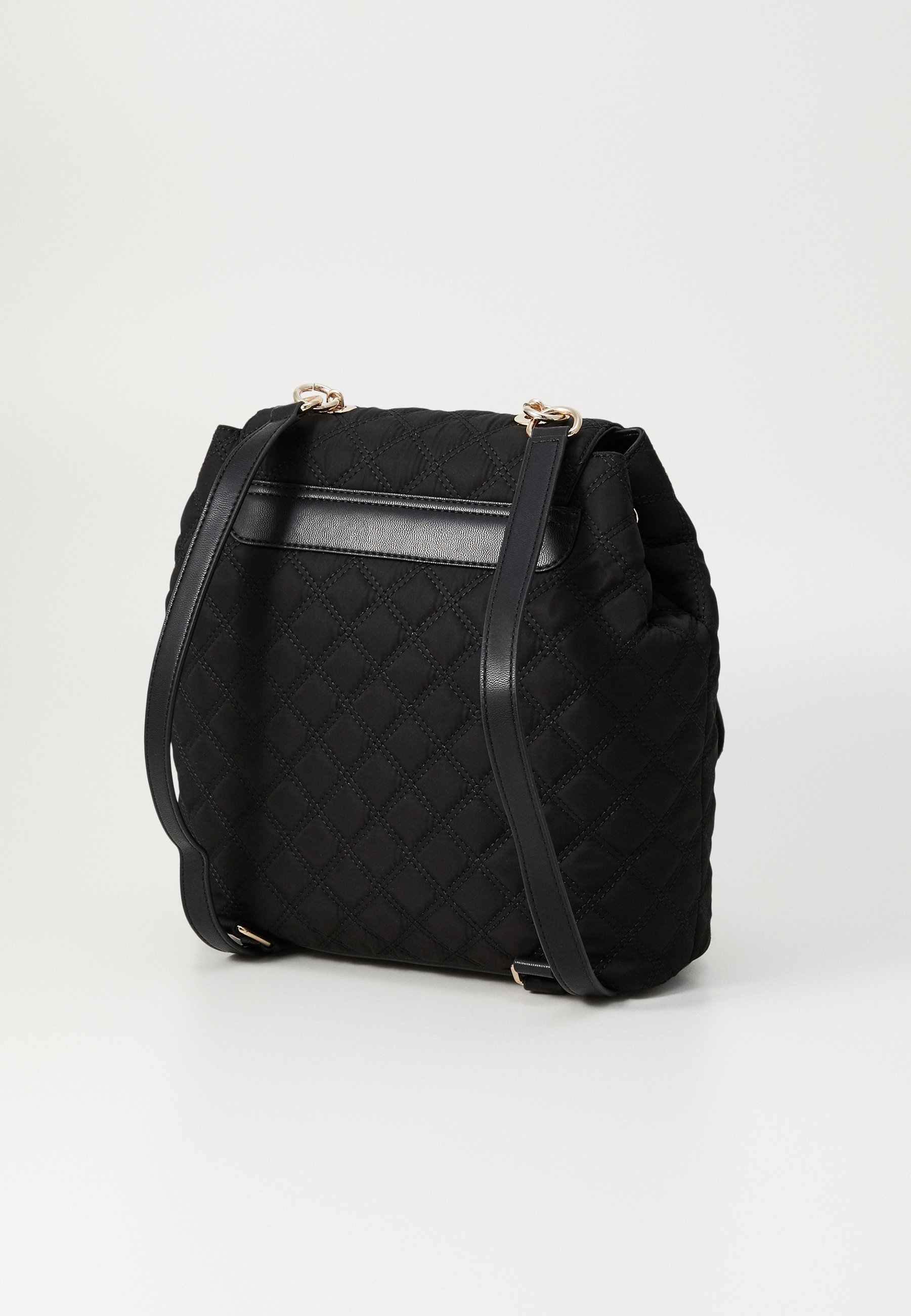 Batoh Guess GIULLY II FLAP BACKPACK - Batoh - černá